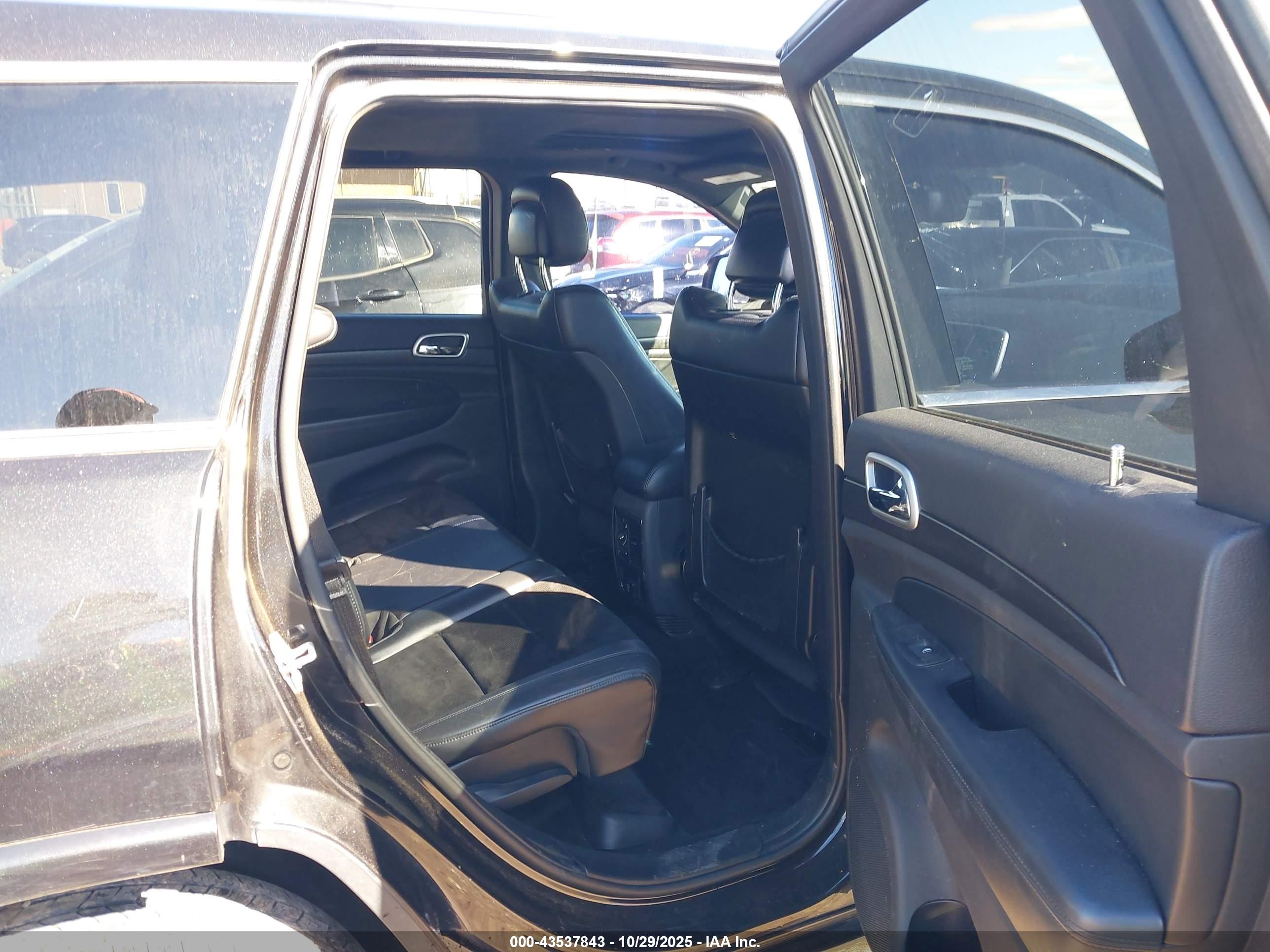 JEEP GRAND image 8