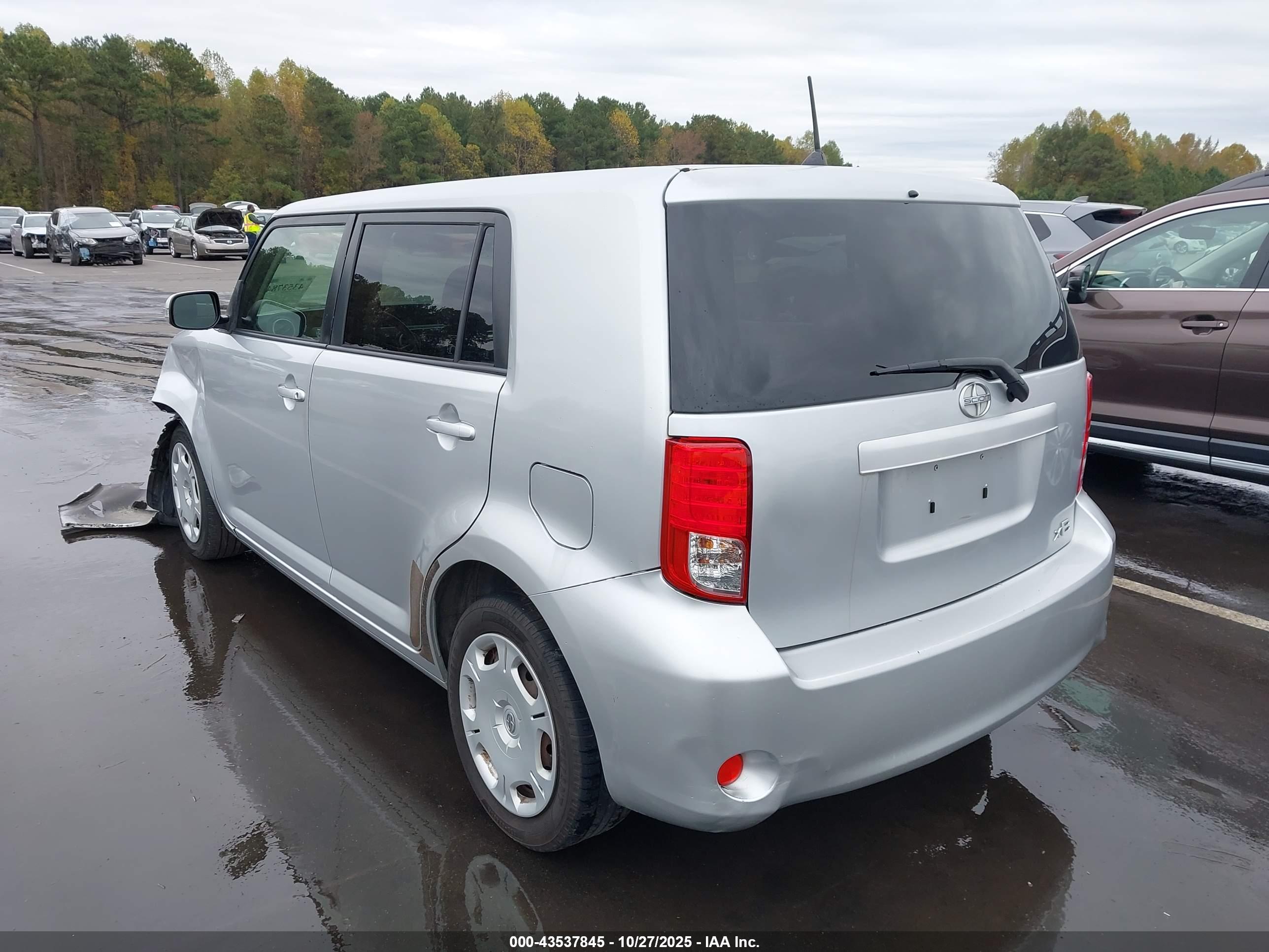 SCION XB image 3