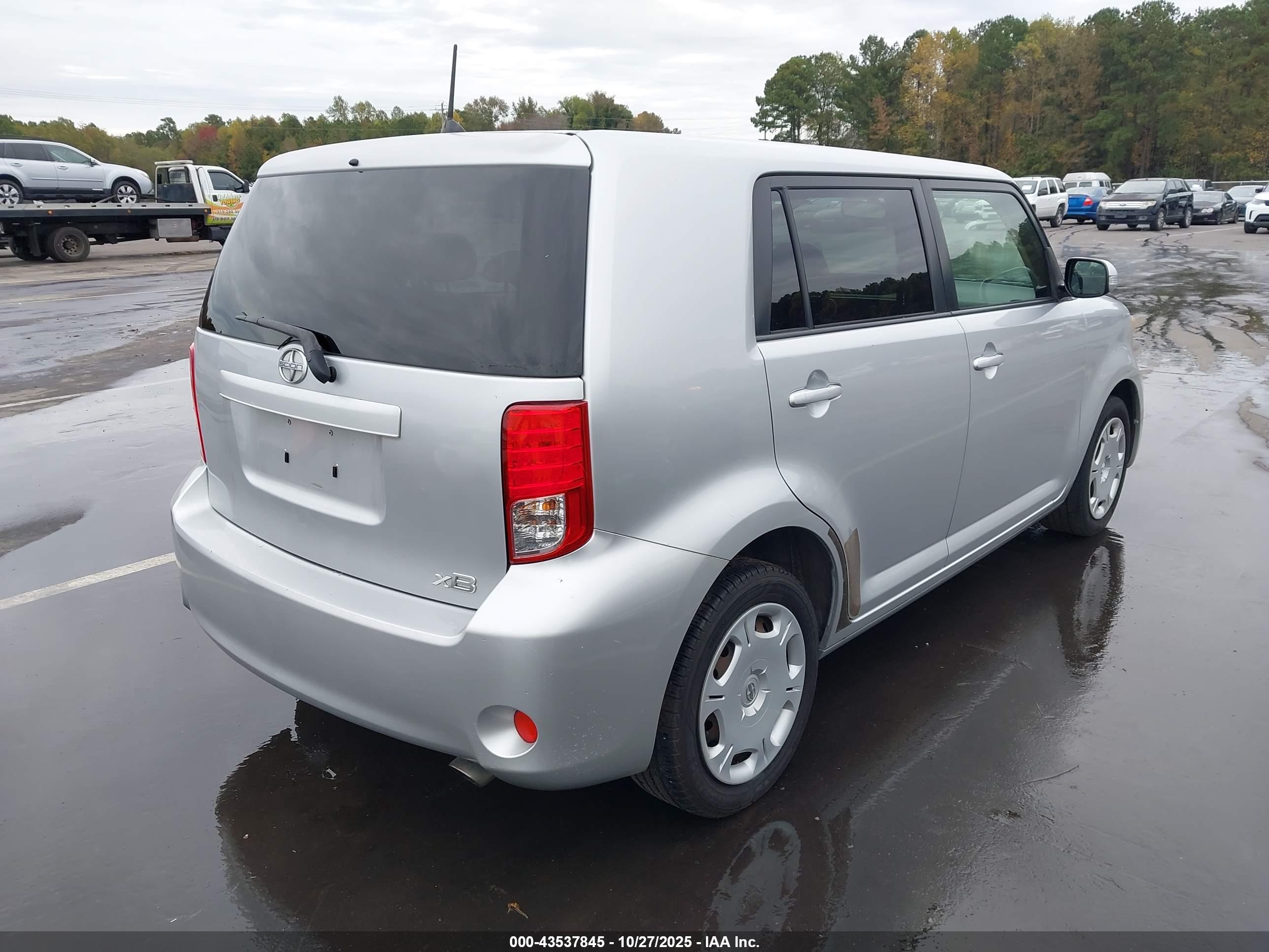 SCION XB image 4
