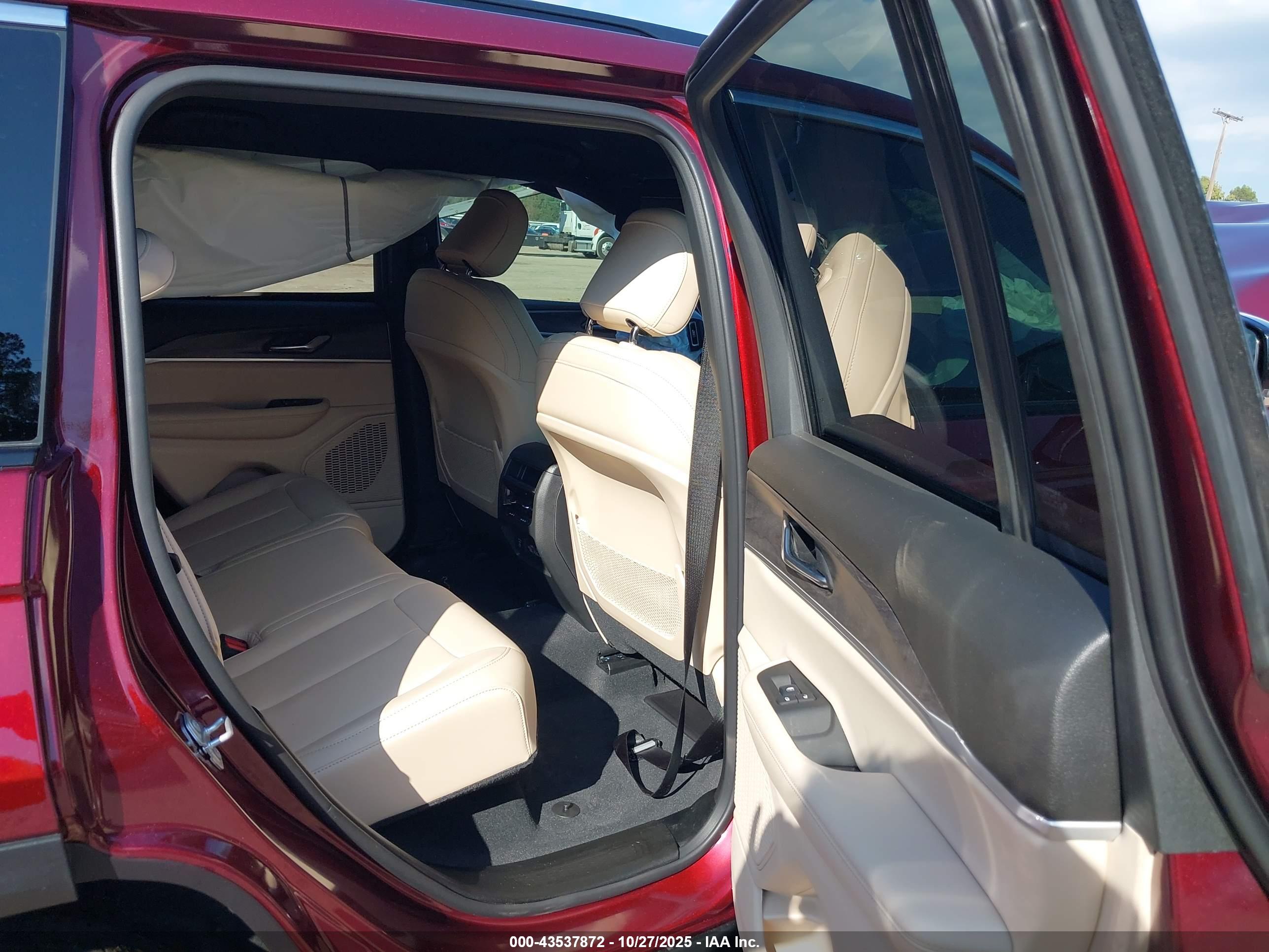 JEEP GRAND image 8