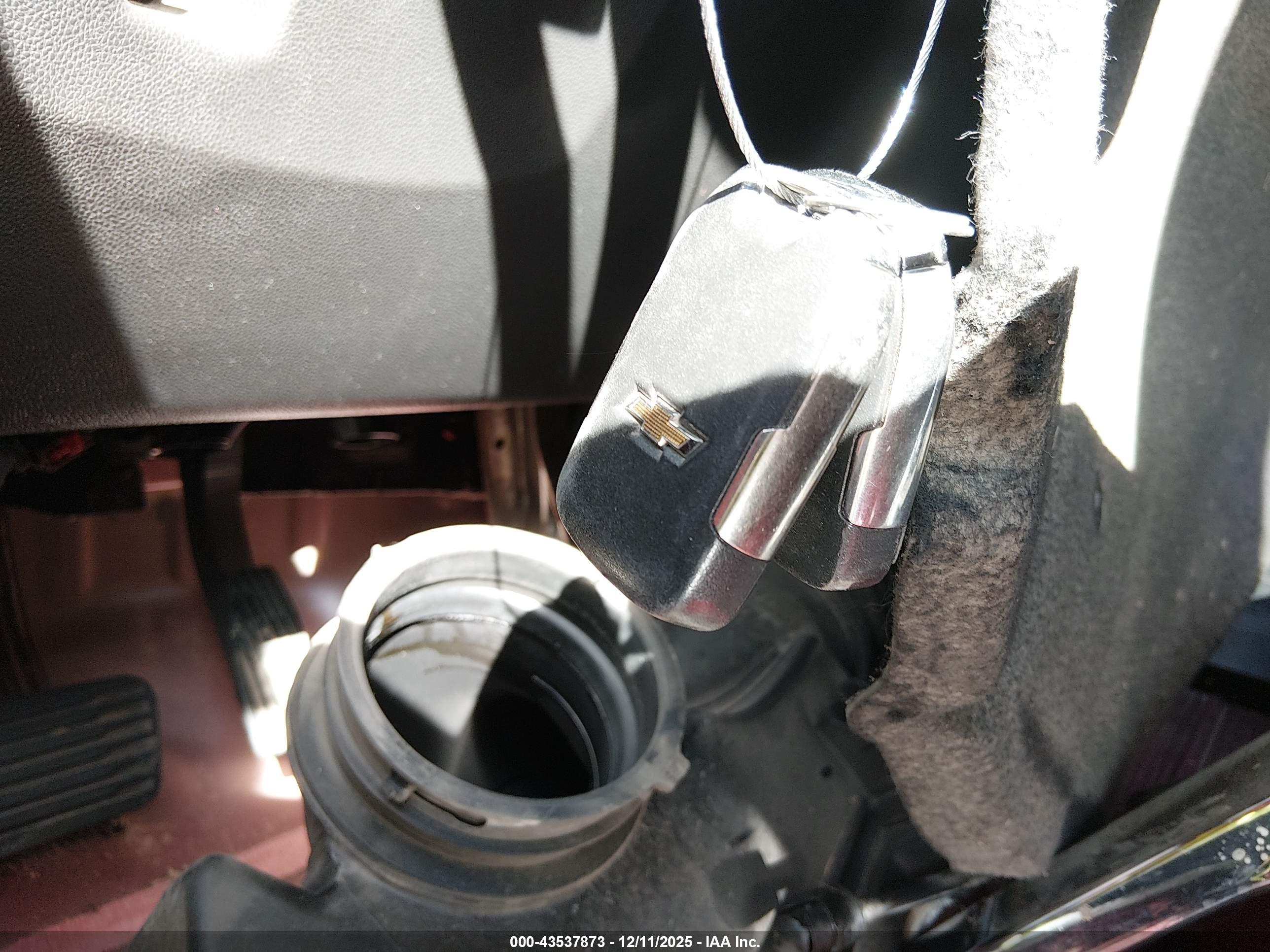 CHEVROLET SILVERADO image 11