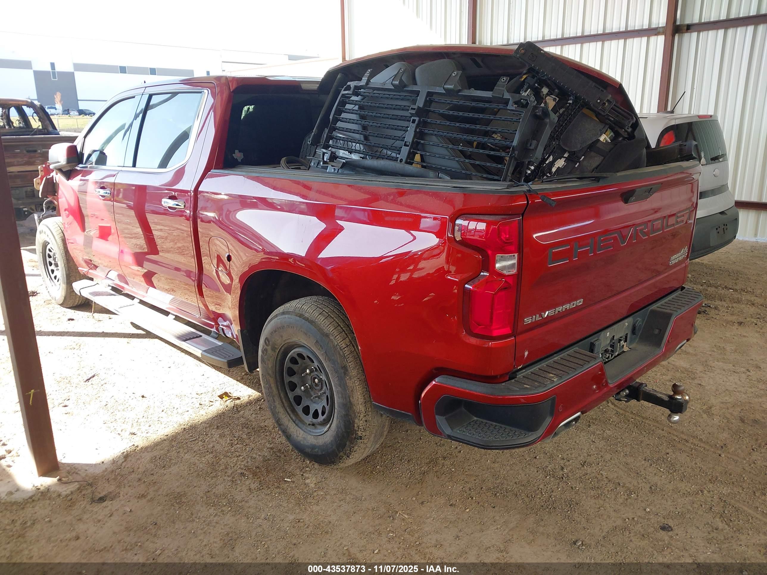 CHEVROLET SILVERADO image 3
