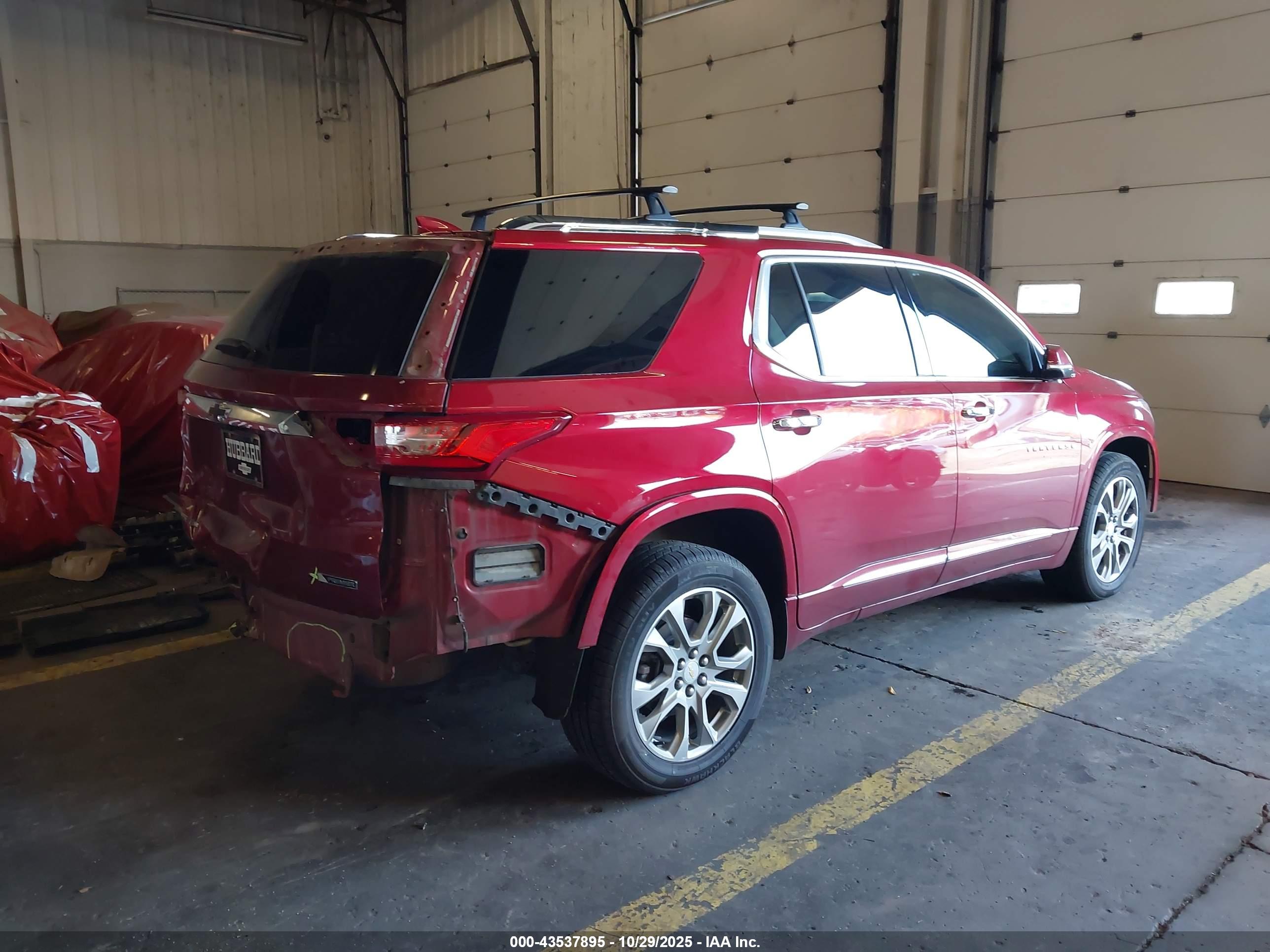 CHEVROLET TRAVERSE image 4