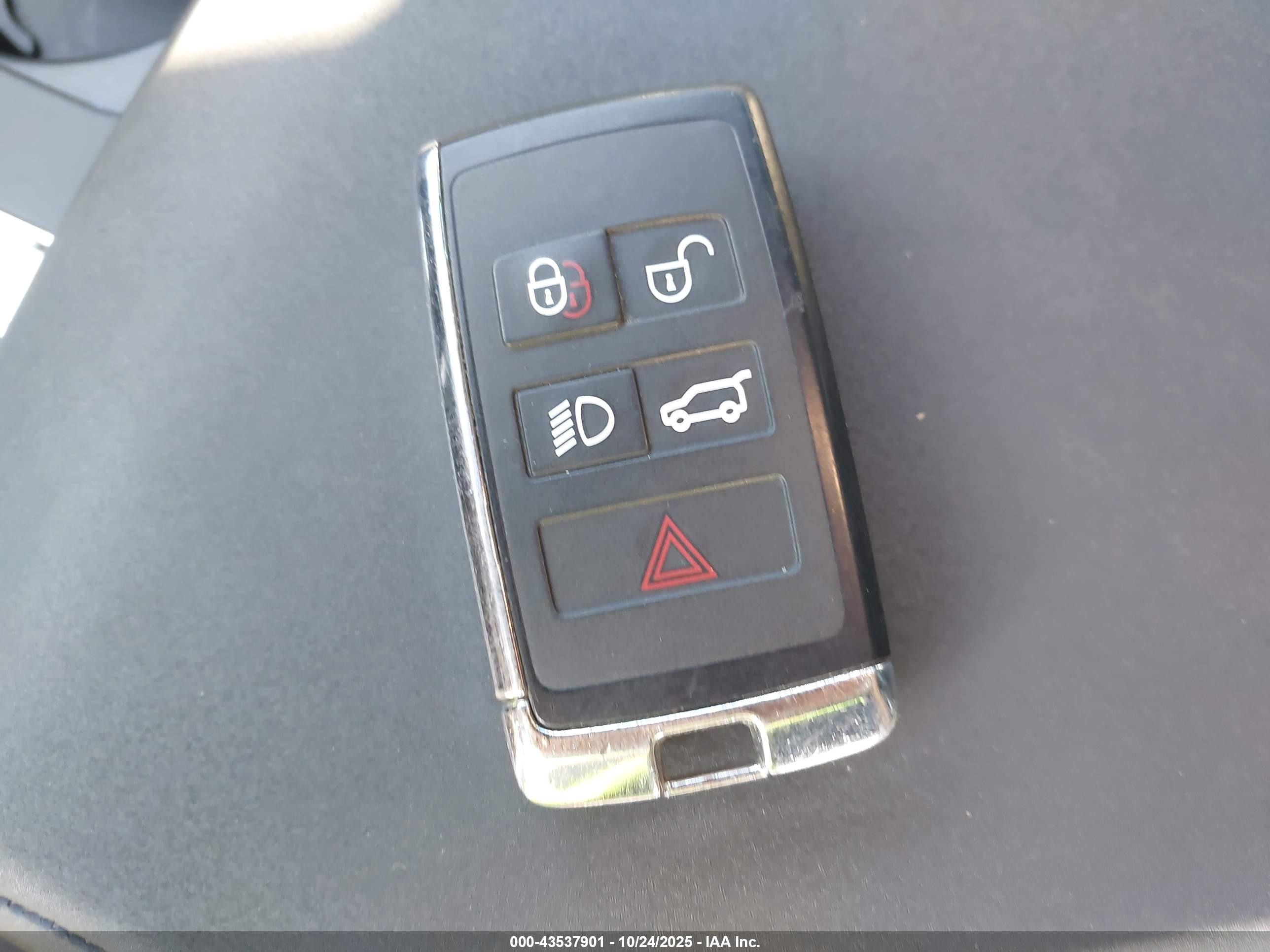LAND ROVER image 11