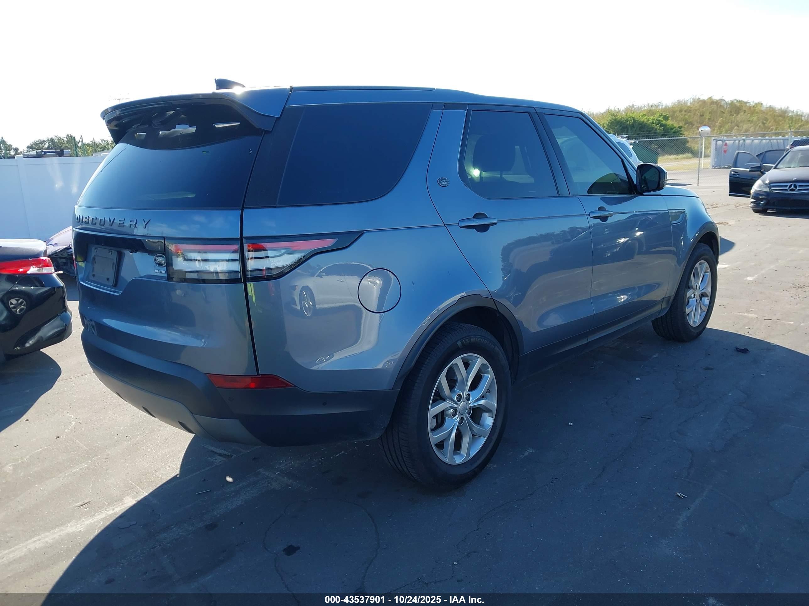 LAND ROVER image 4