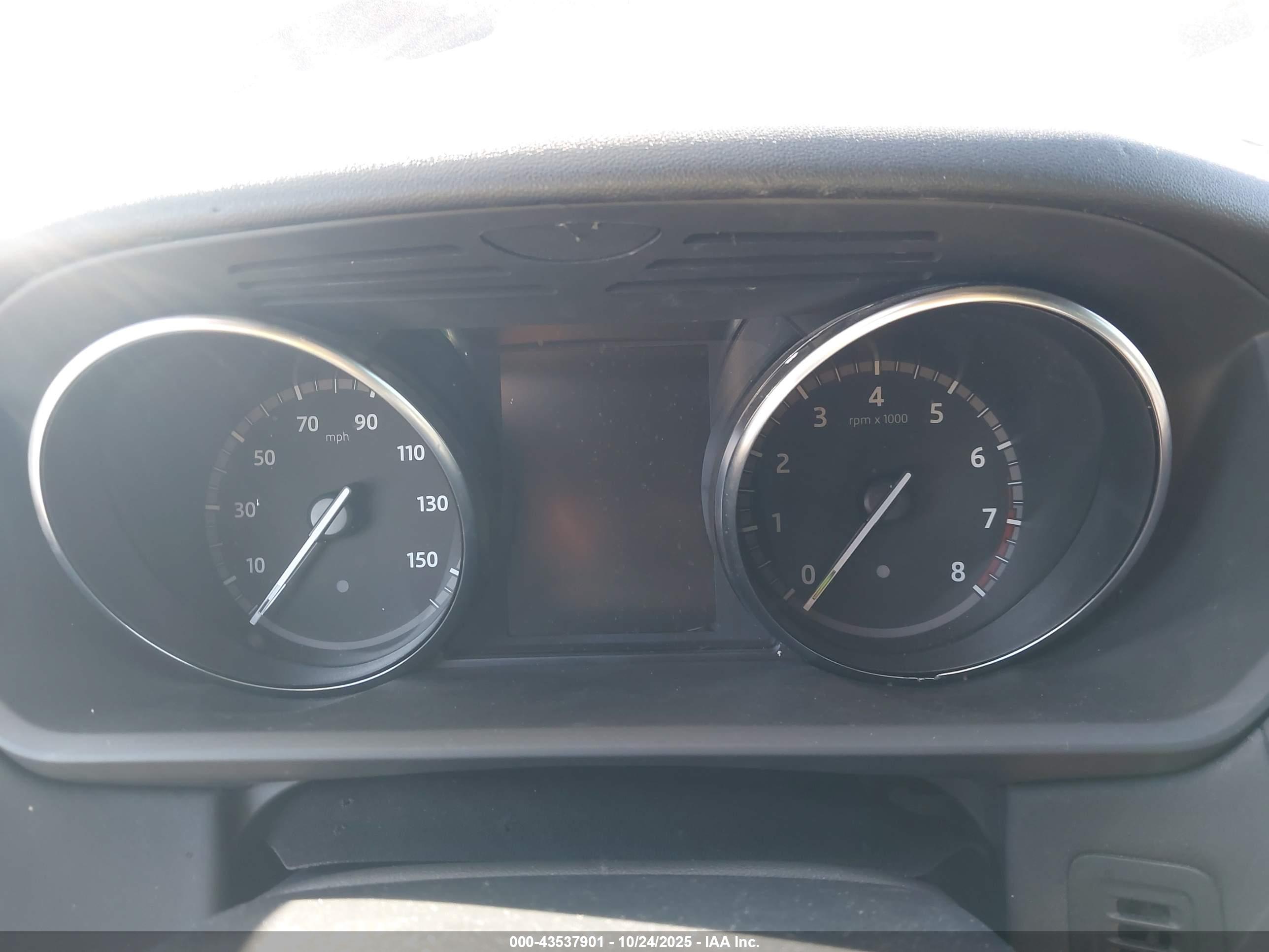 LAND ROVER image 7