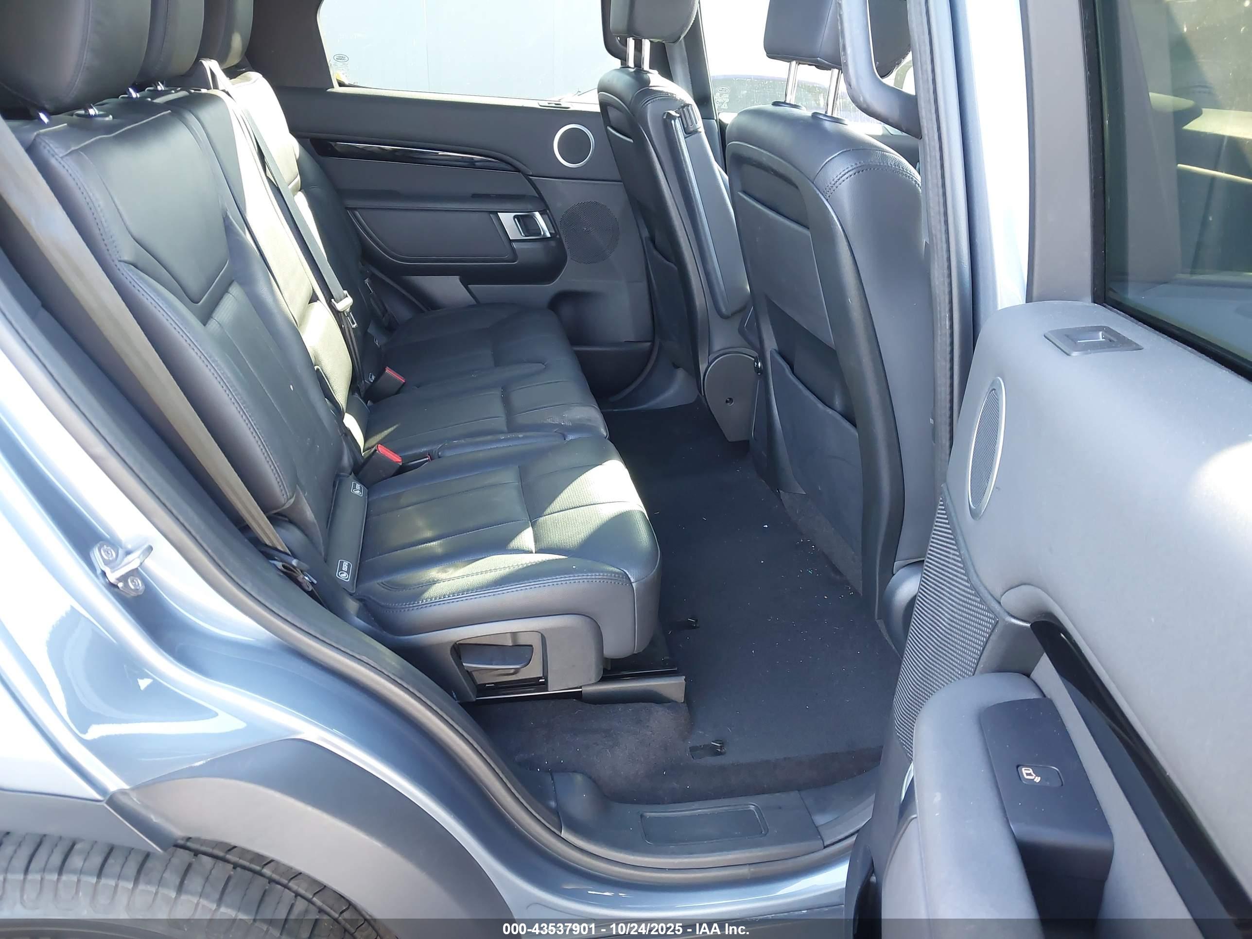LAND ROVER image 8