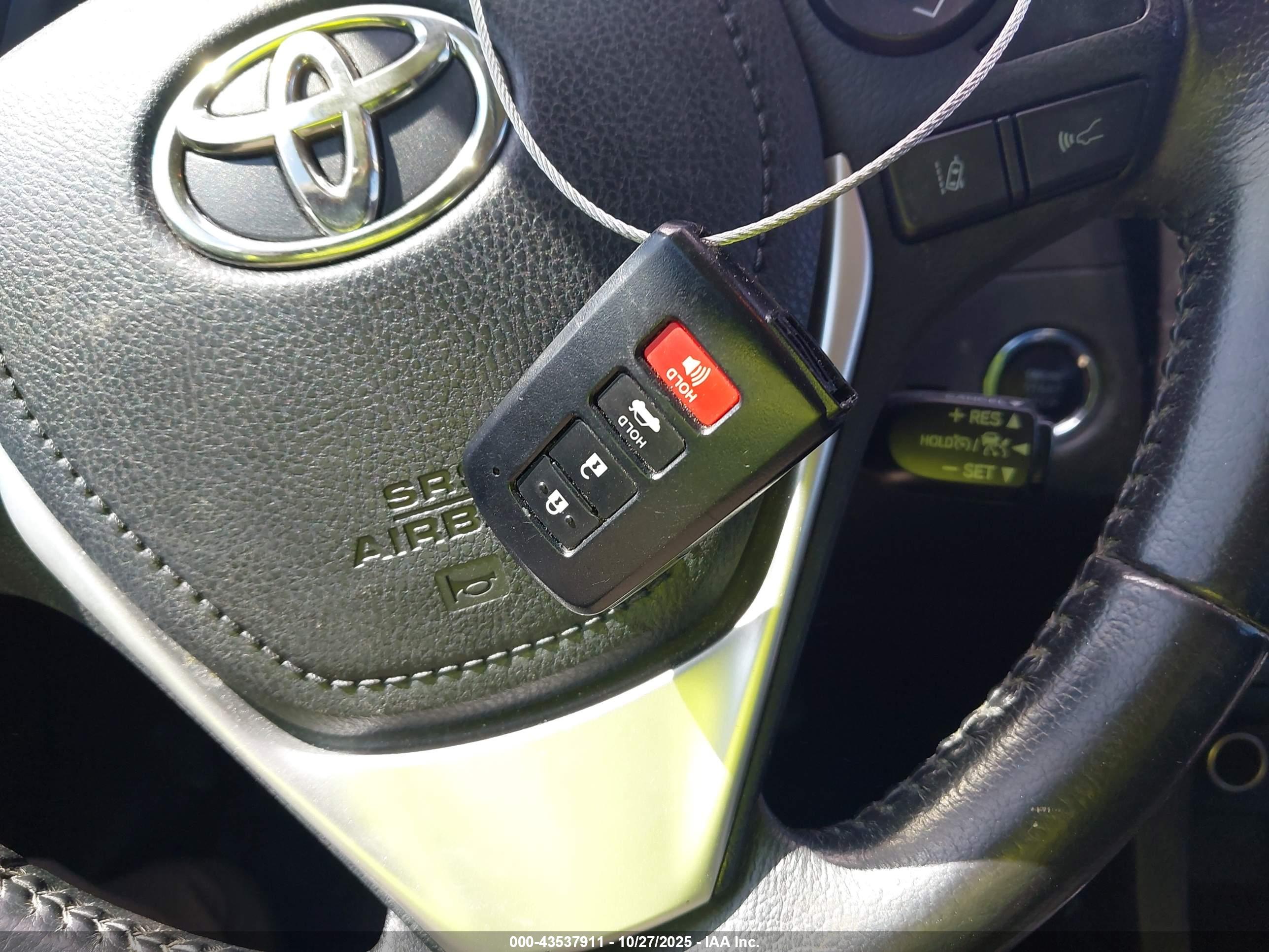TOYOTA COROLLA image 11