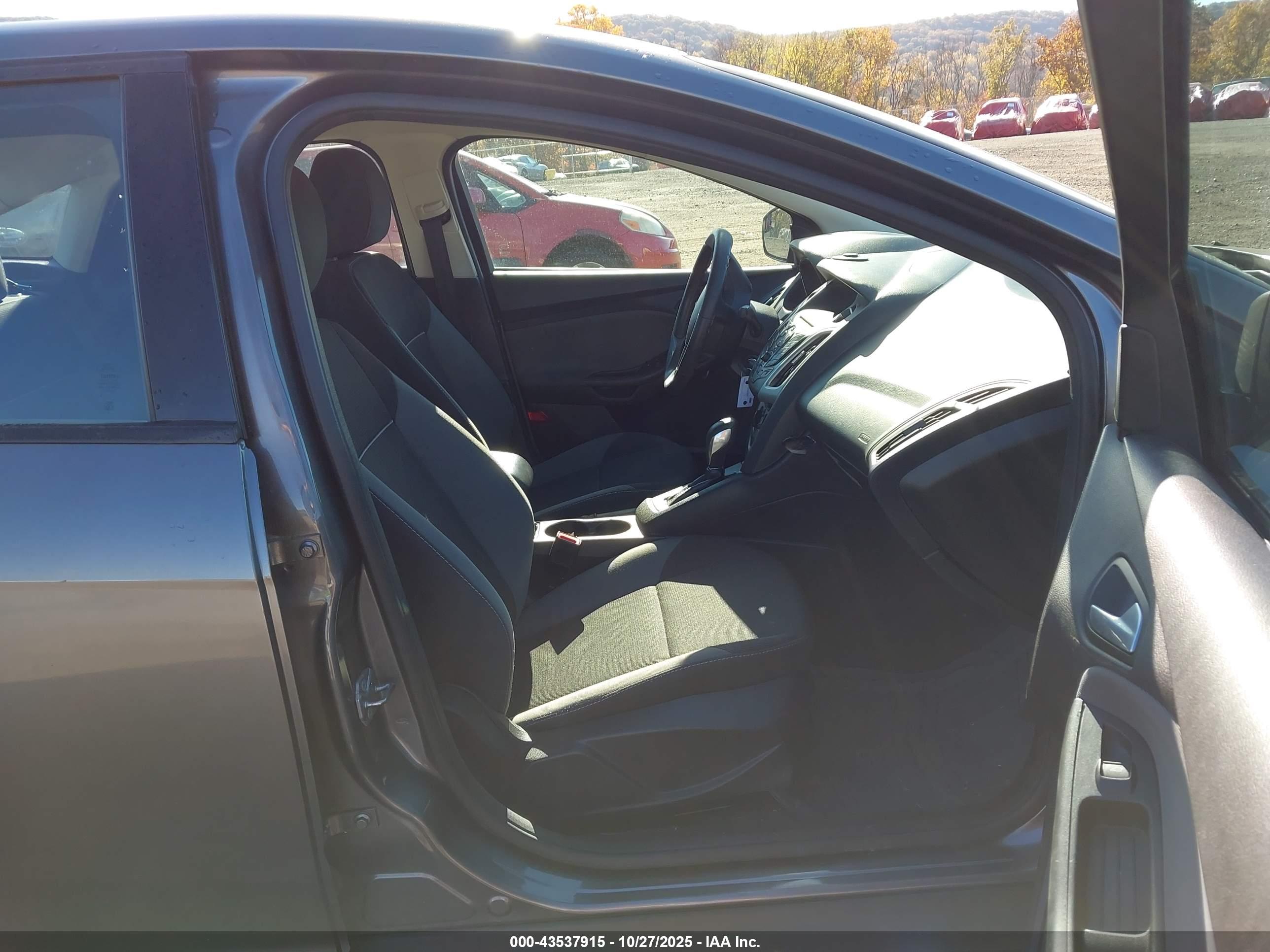 FORD FOCUS image 5