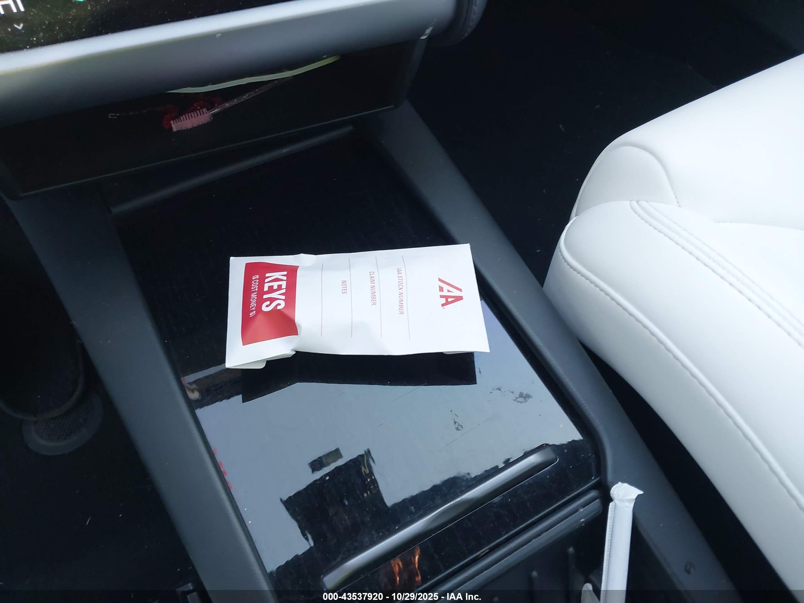 TESLA MODEL image 11