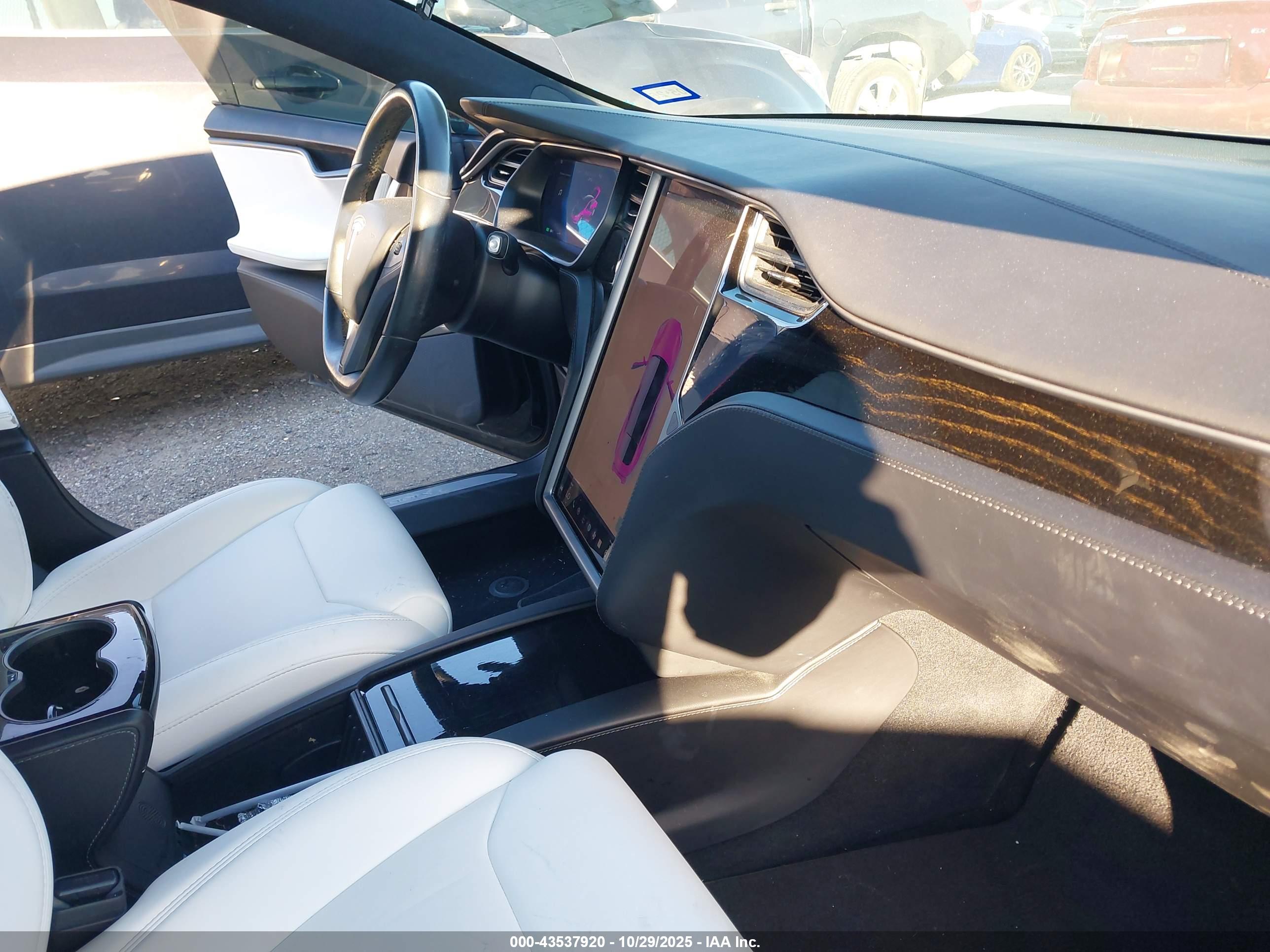 TESLA MODEL image 5
