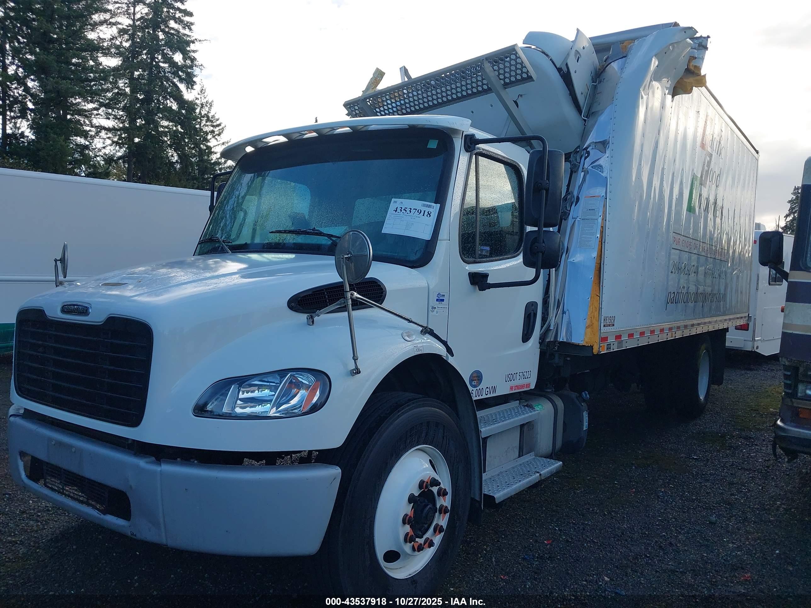 FREIGHTLINER M2 image 2