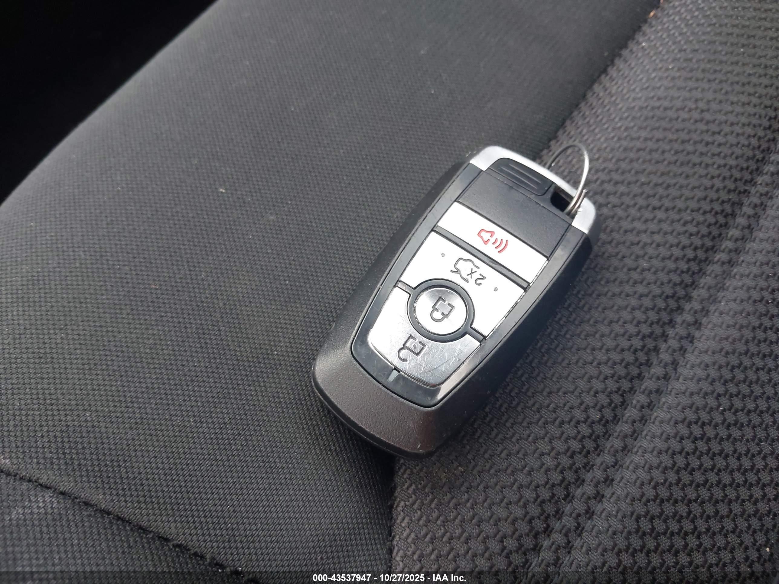 FORD FUSION image 11