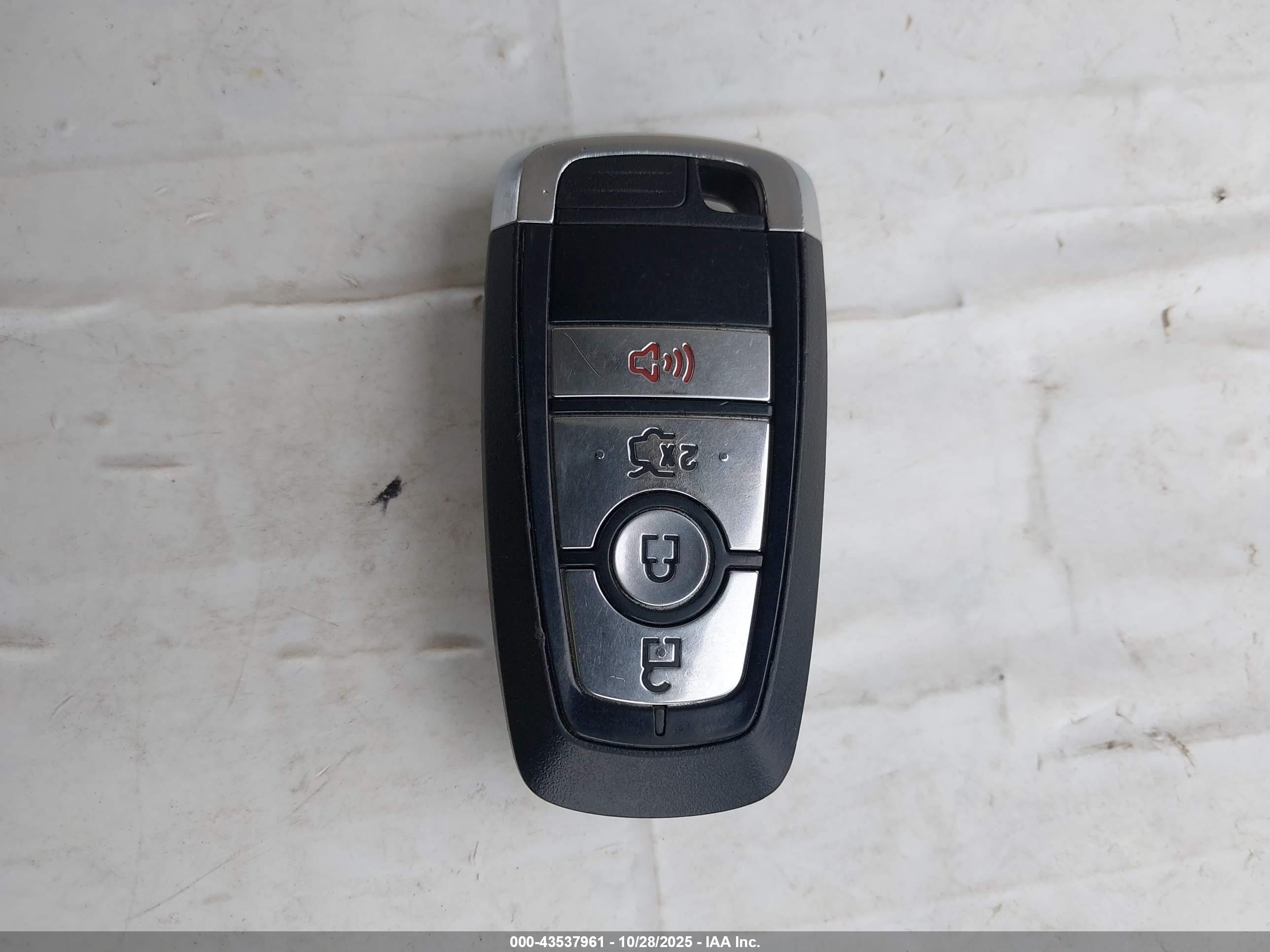 FORD MUSTANG image 11