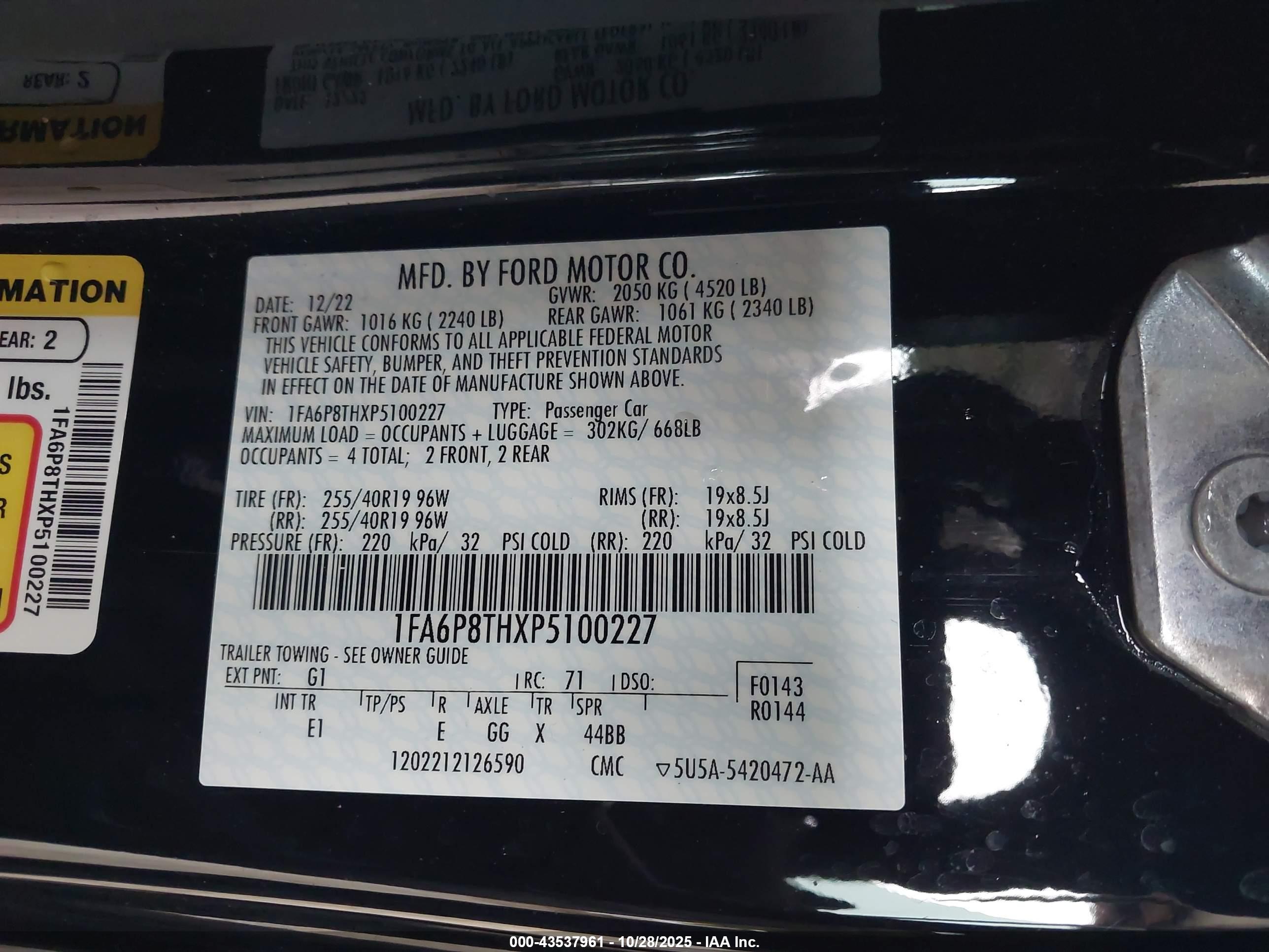 FORD MUSTANG image 9
