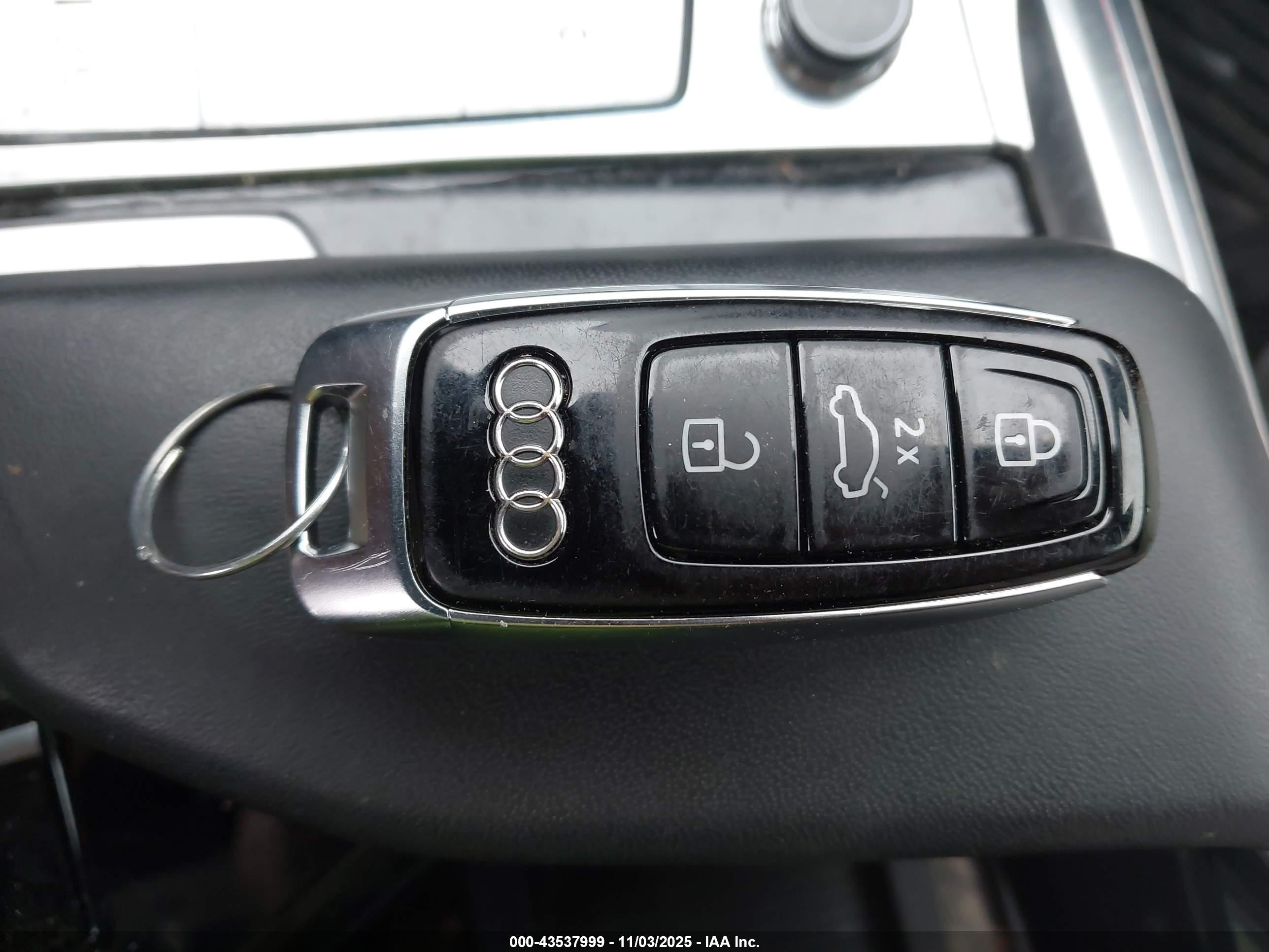 AUDI E-TRON image 11