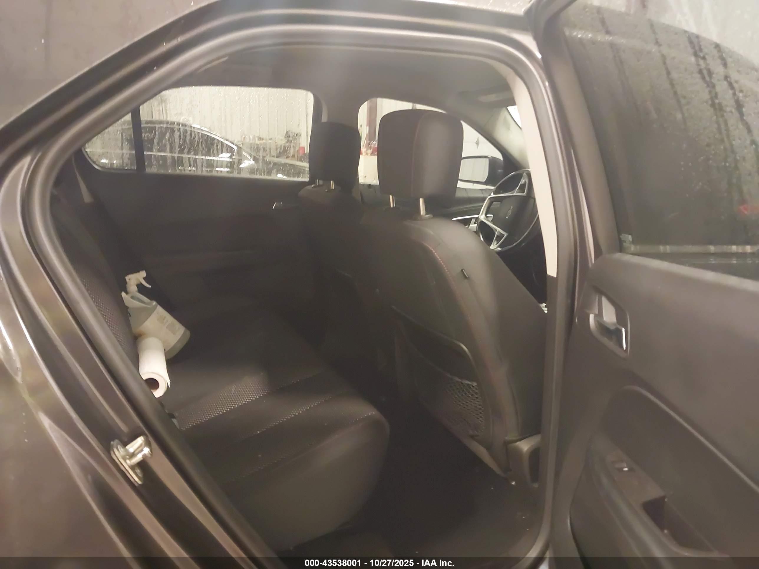 CHEVROLET EQUINOX image 8