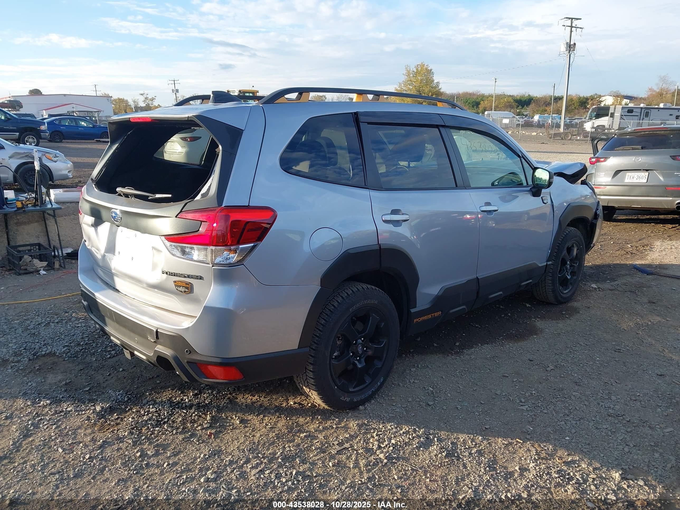 SUBARU FORESTER image 4