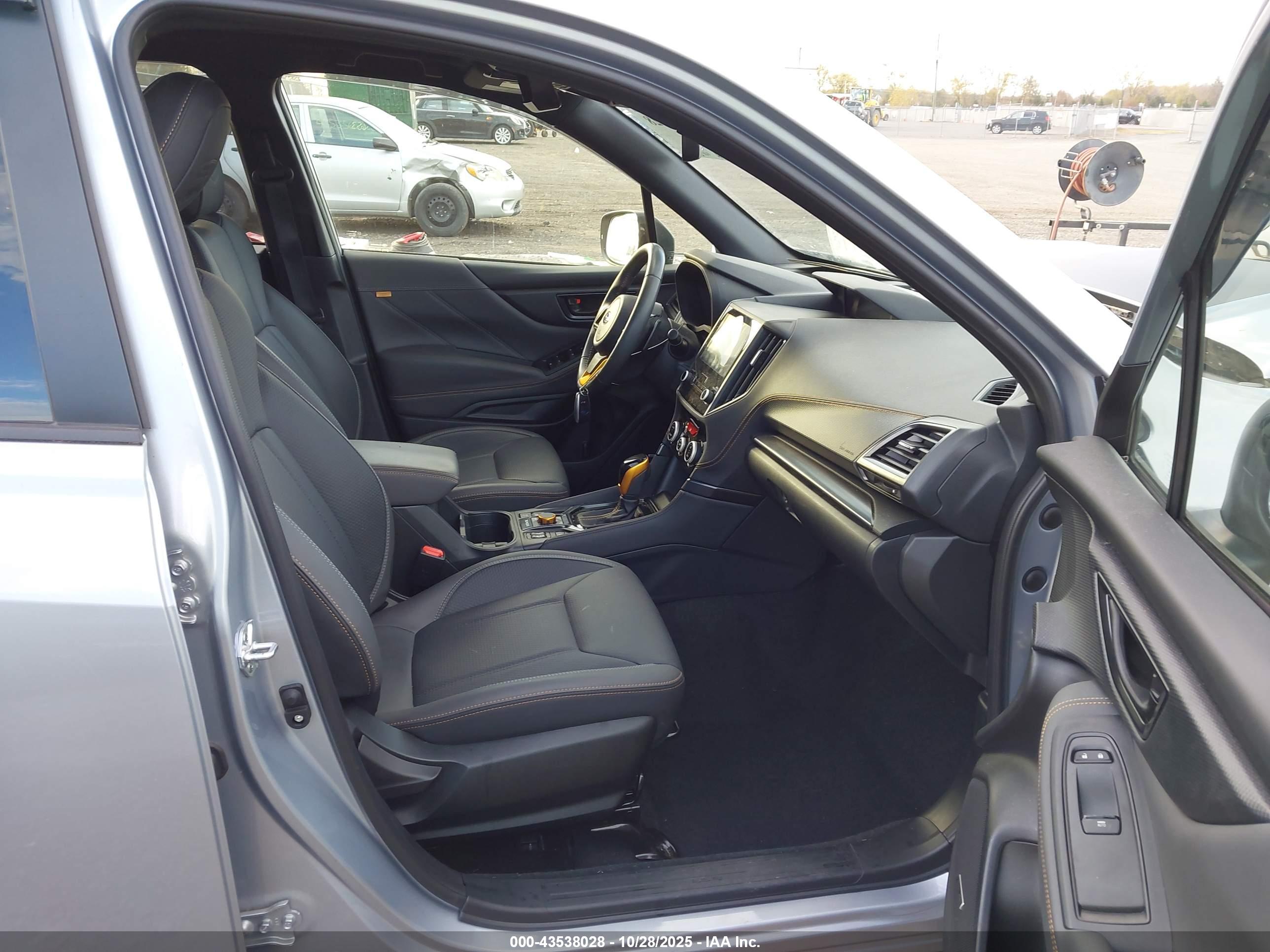 SUBARU FORESTER image 5