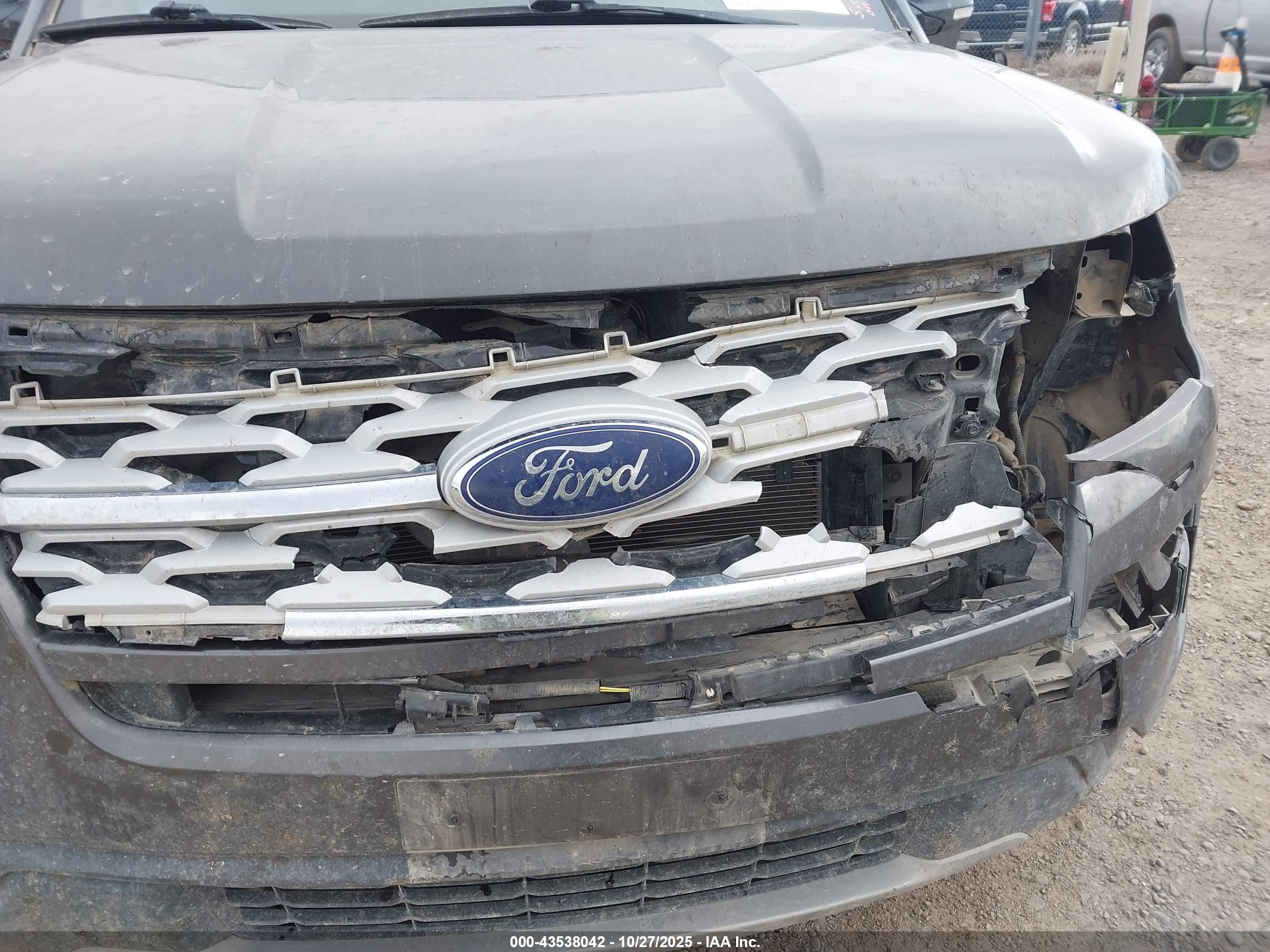 FORD EXPLORER image 6