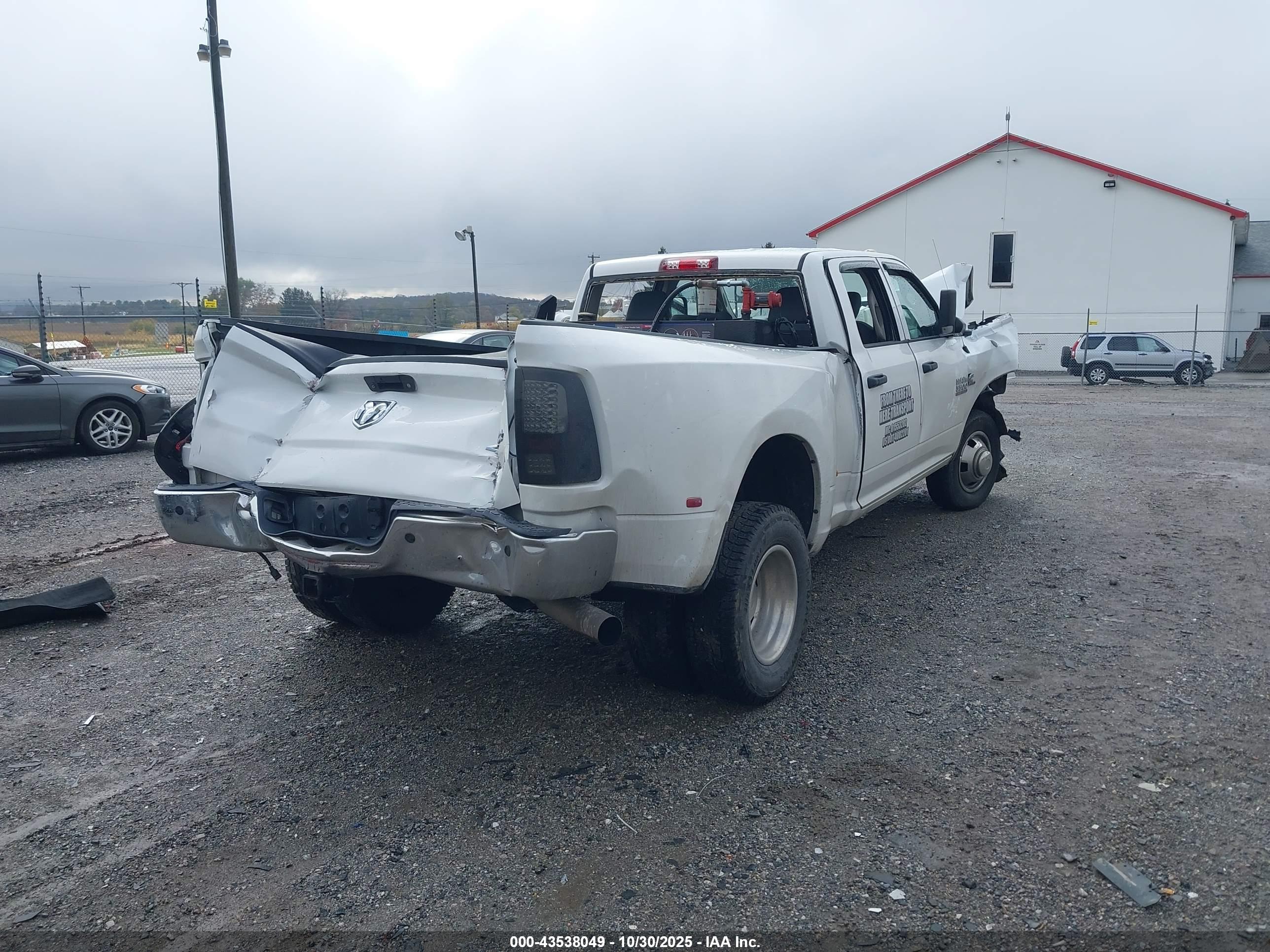 RAM 3500 image 4