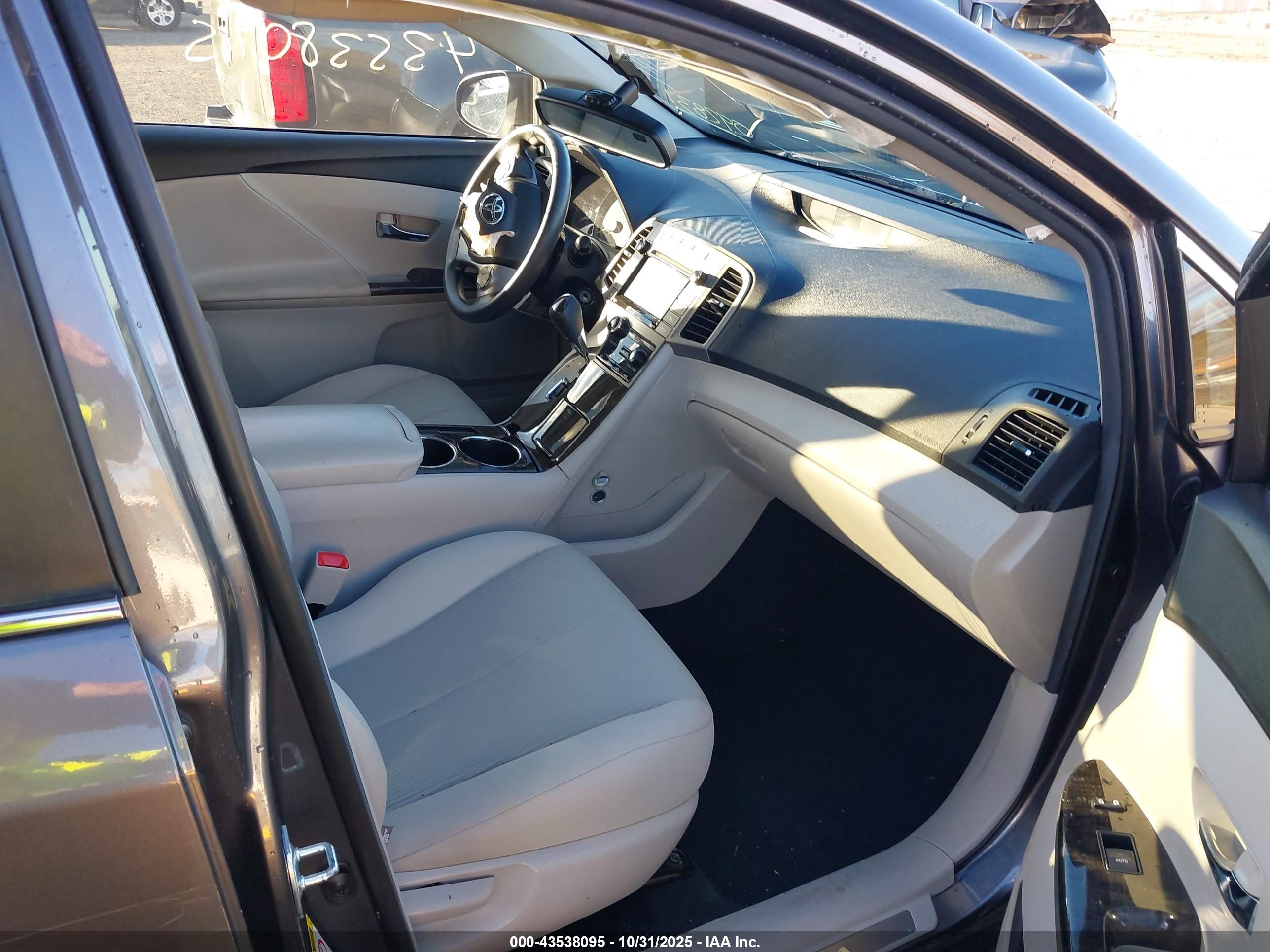 TOYOTA VENZA image 5