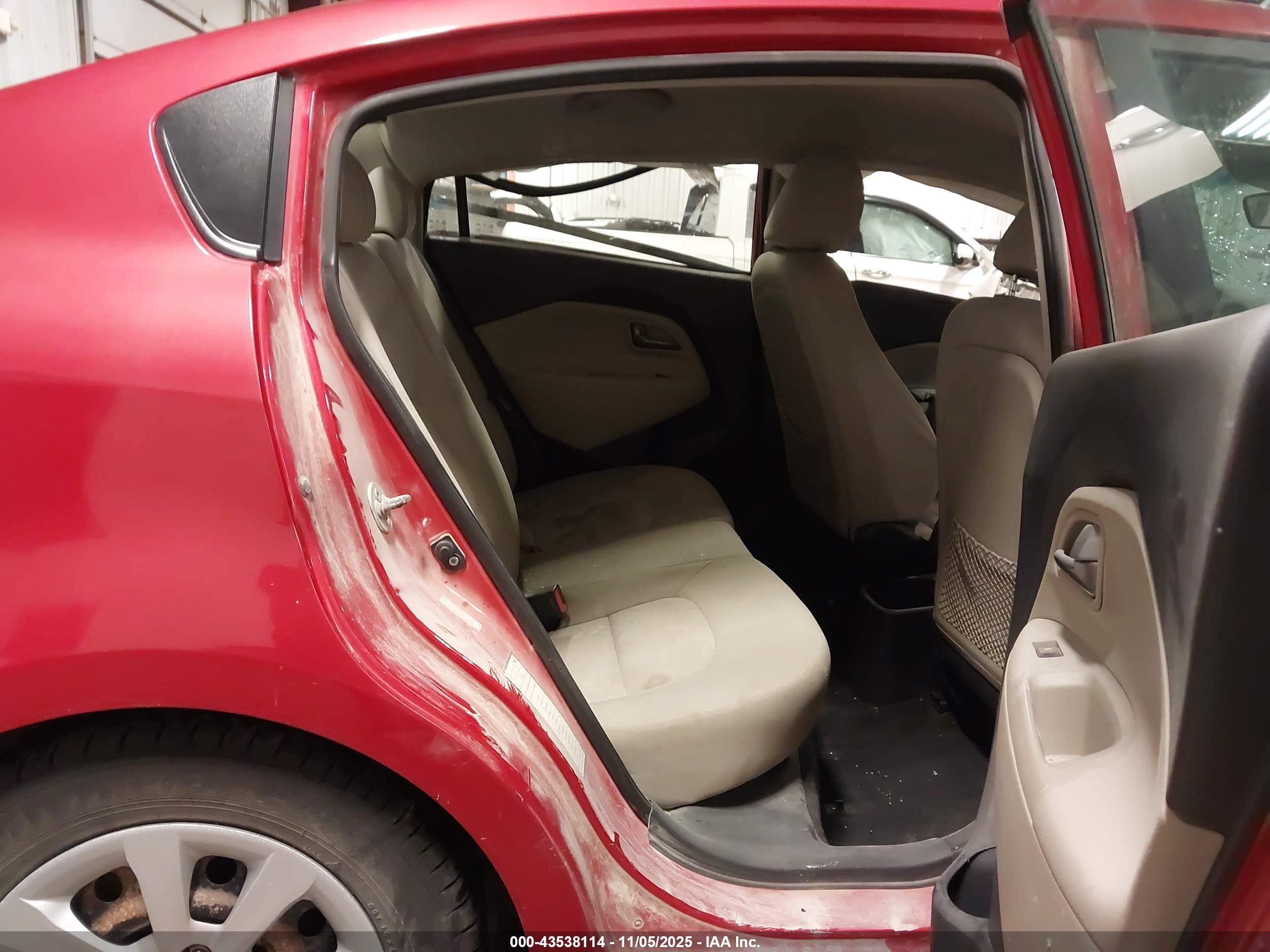 KIA RIO image 8