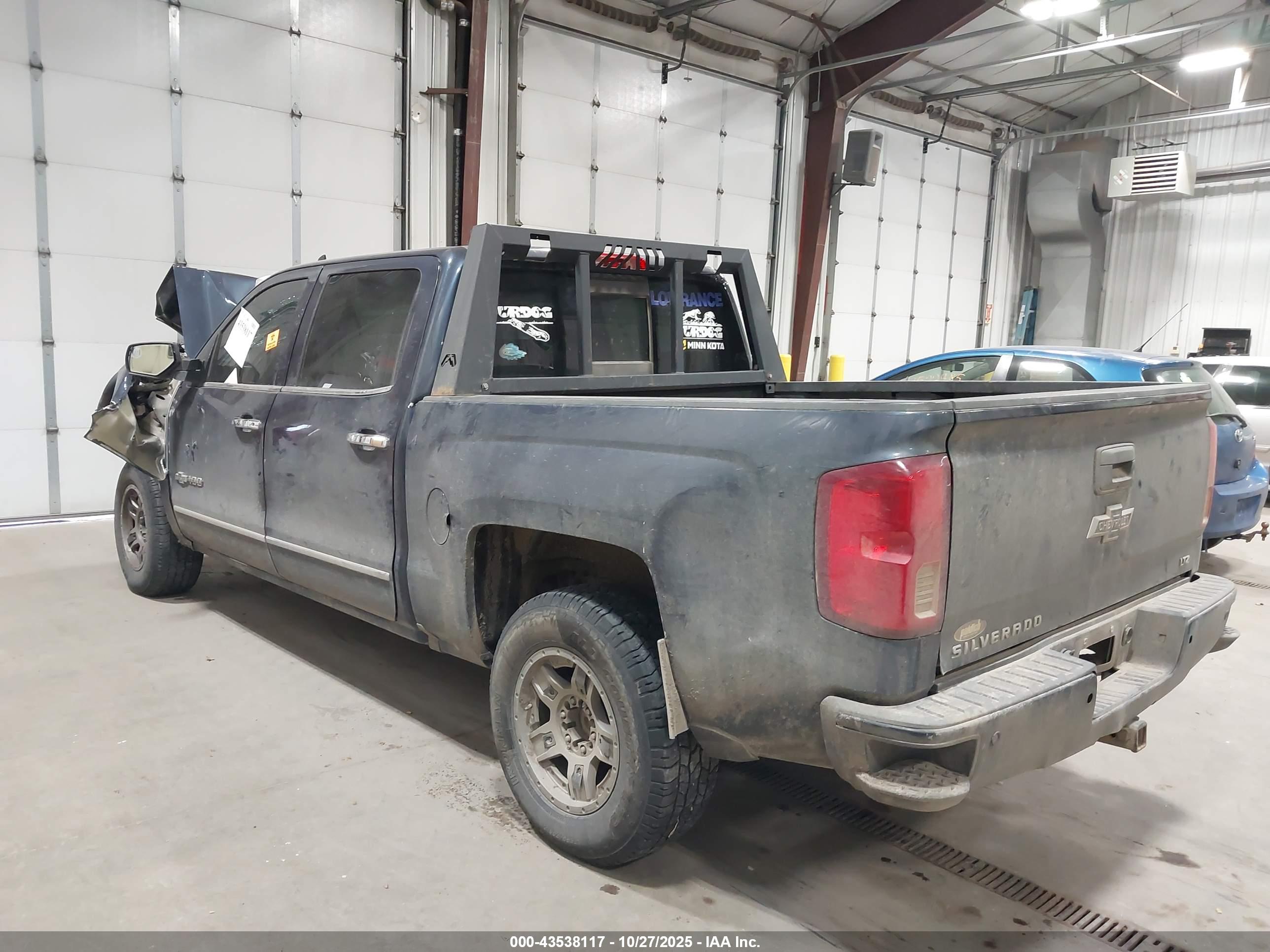 CHEVROLET SILVERADO image 3