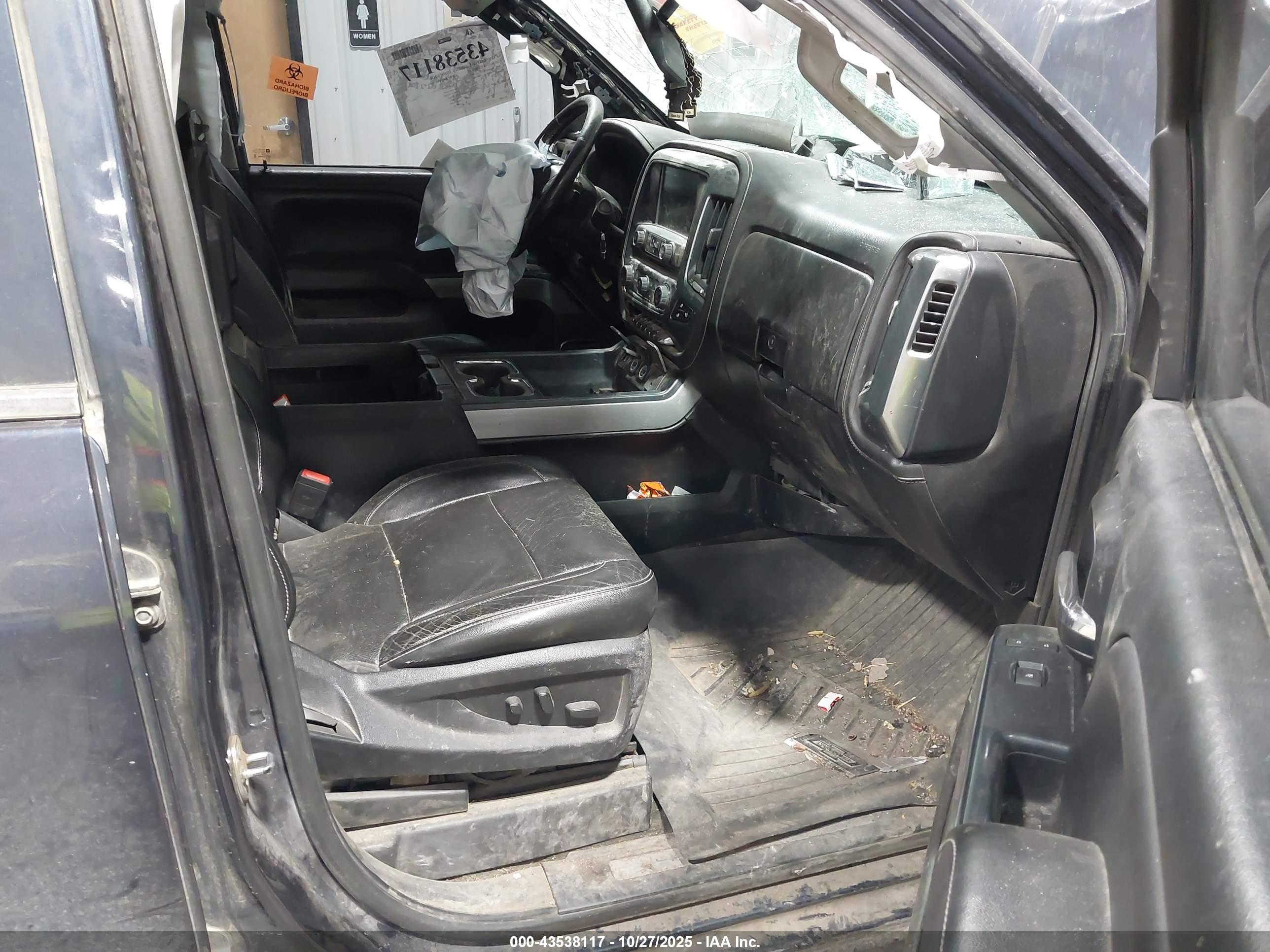 CHEVROLET SILVERADO image 5