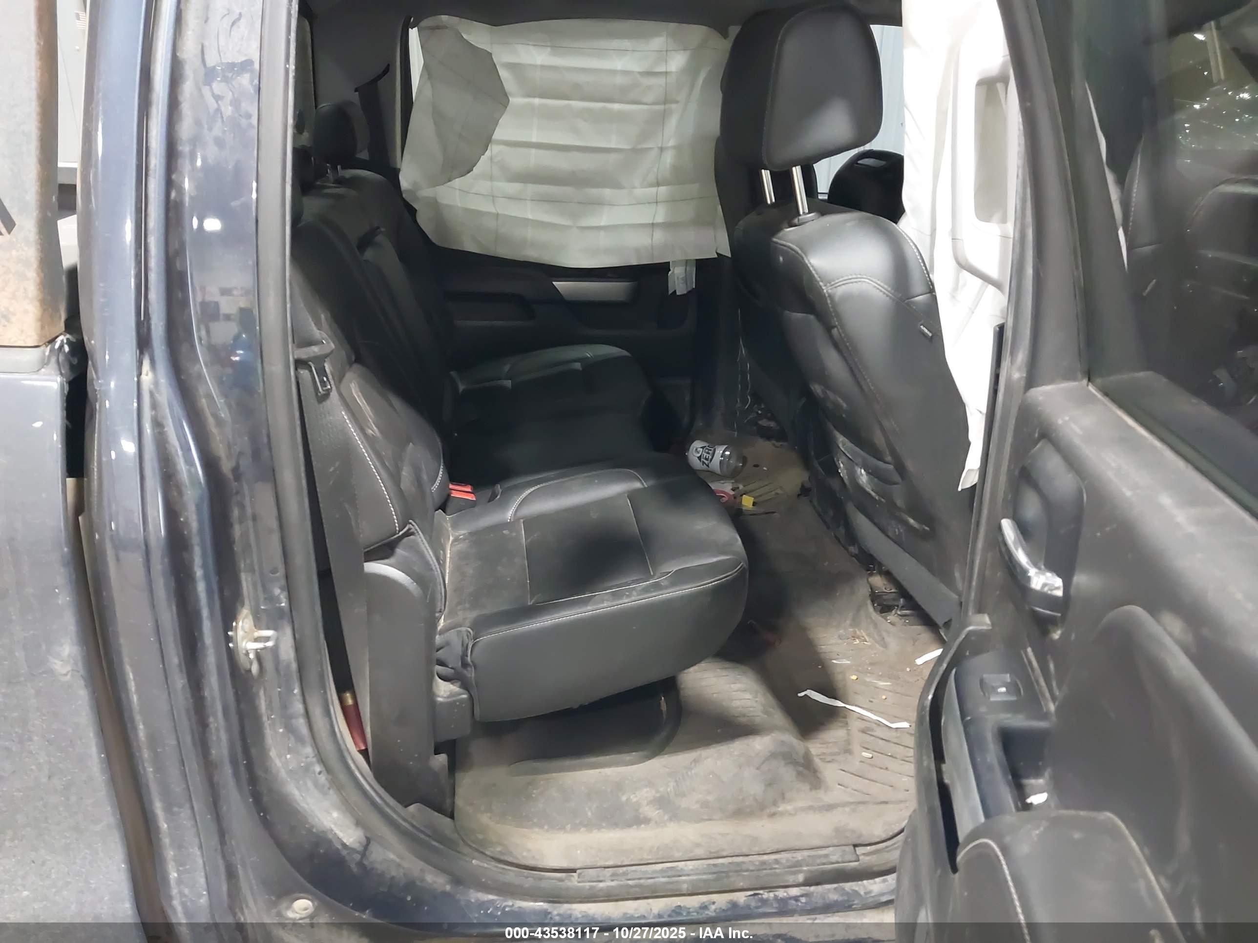 CHEVROLET SILVERADO image 8