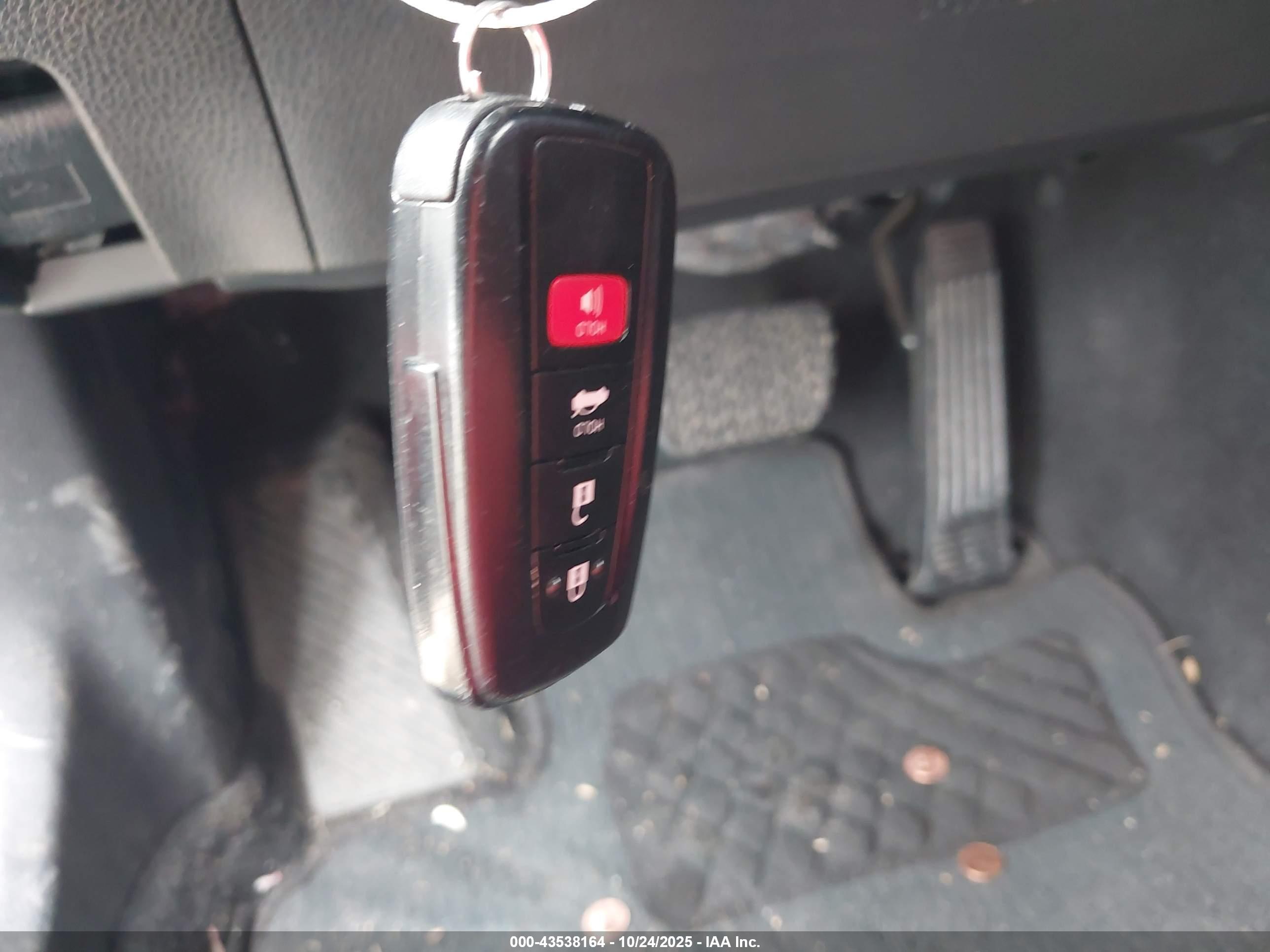 TOYOTA CAMRY image 11