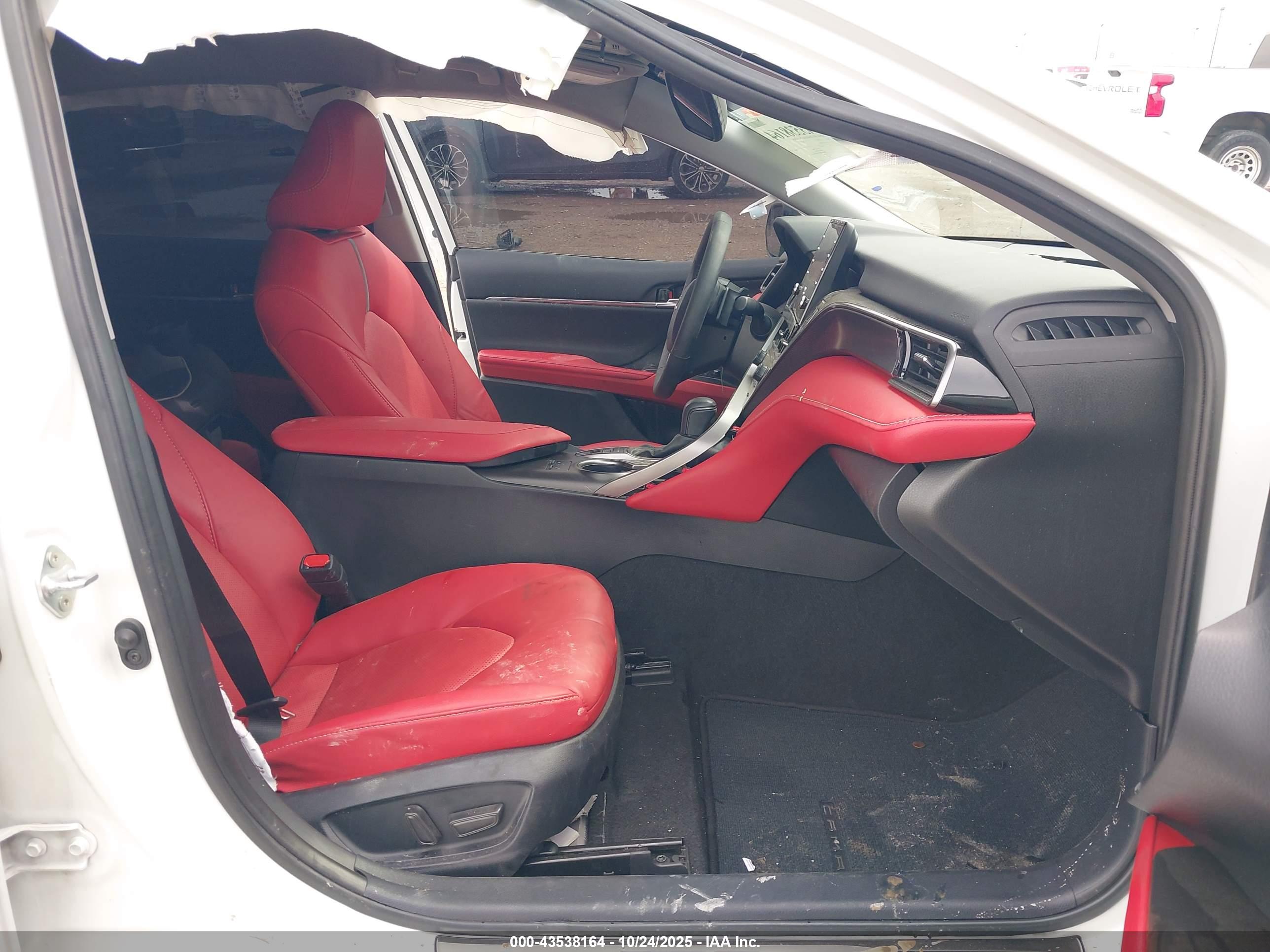 TOYOTA CAMRY image 5