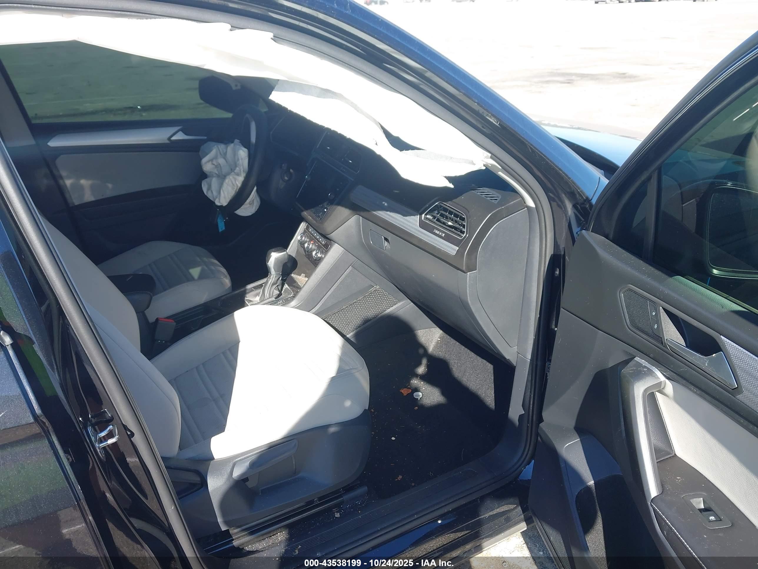 VOLKSWAGEN TIGUAN image 5
