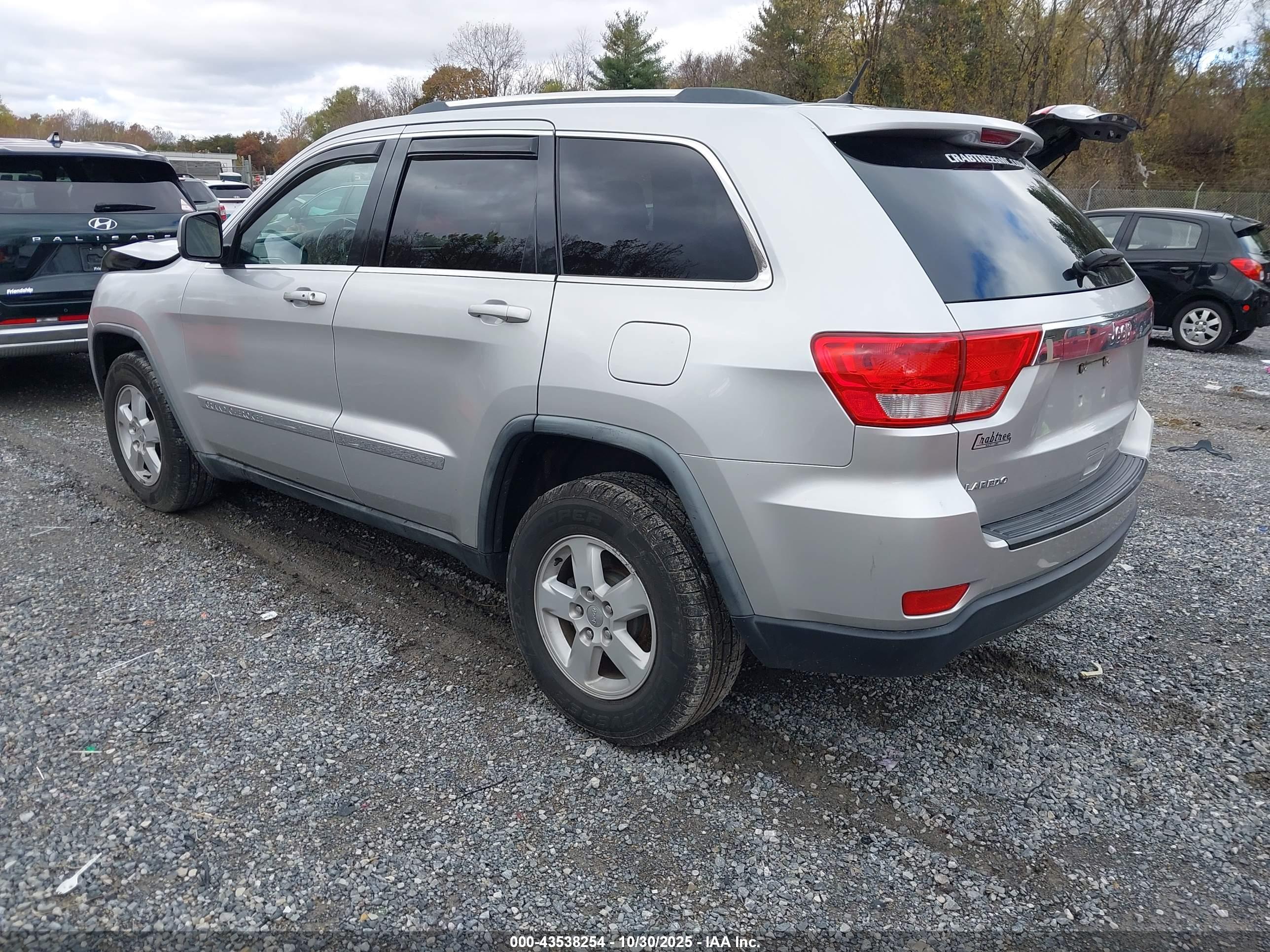 JEEP GRAND image 3