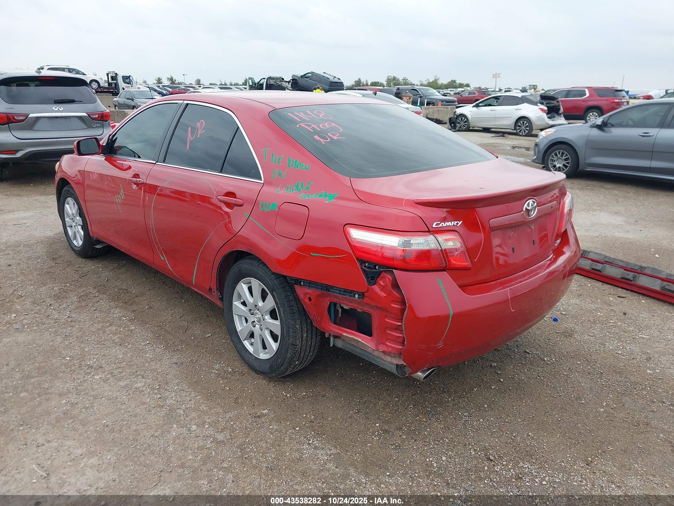 TOYOTA CAMRY image 3