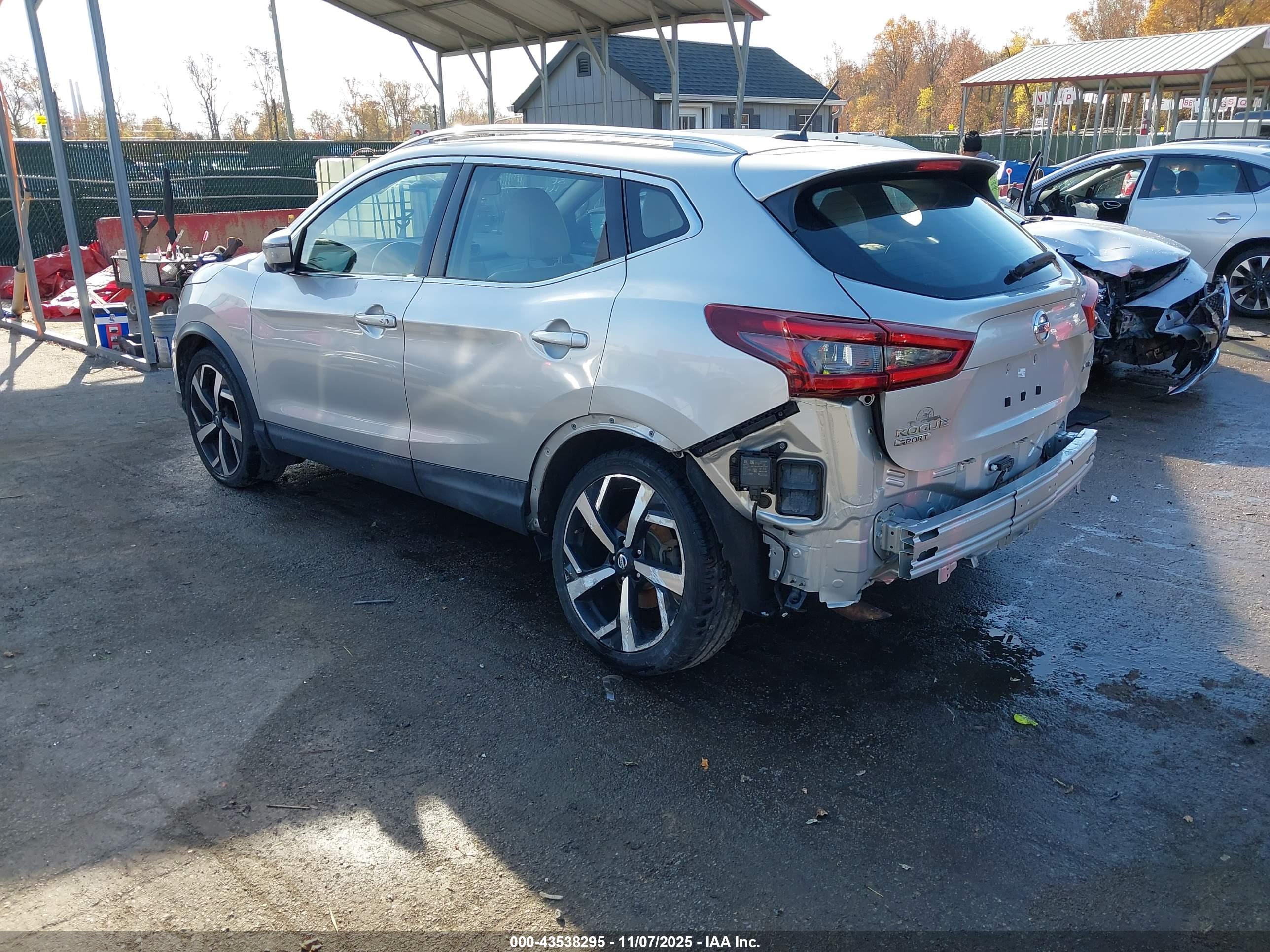 NISSAN ROGUE image 3