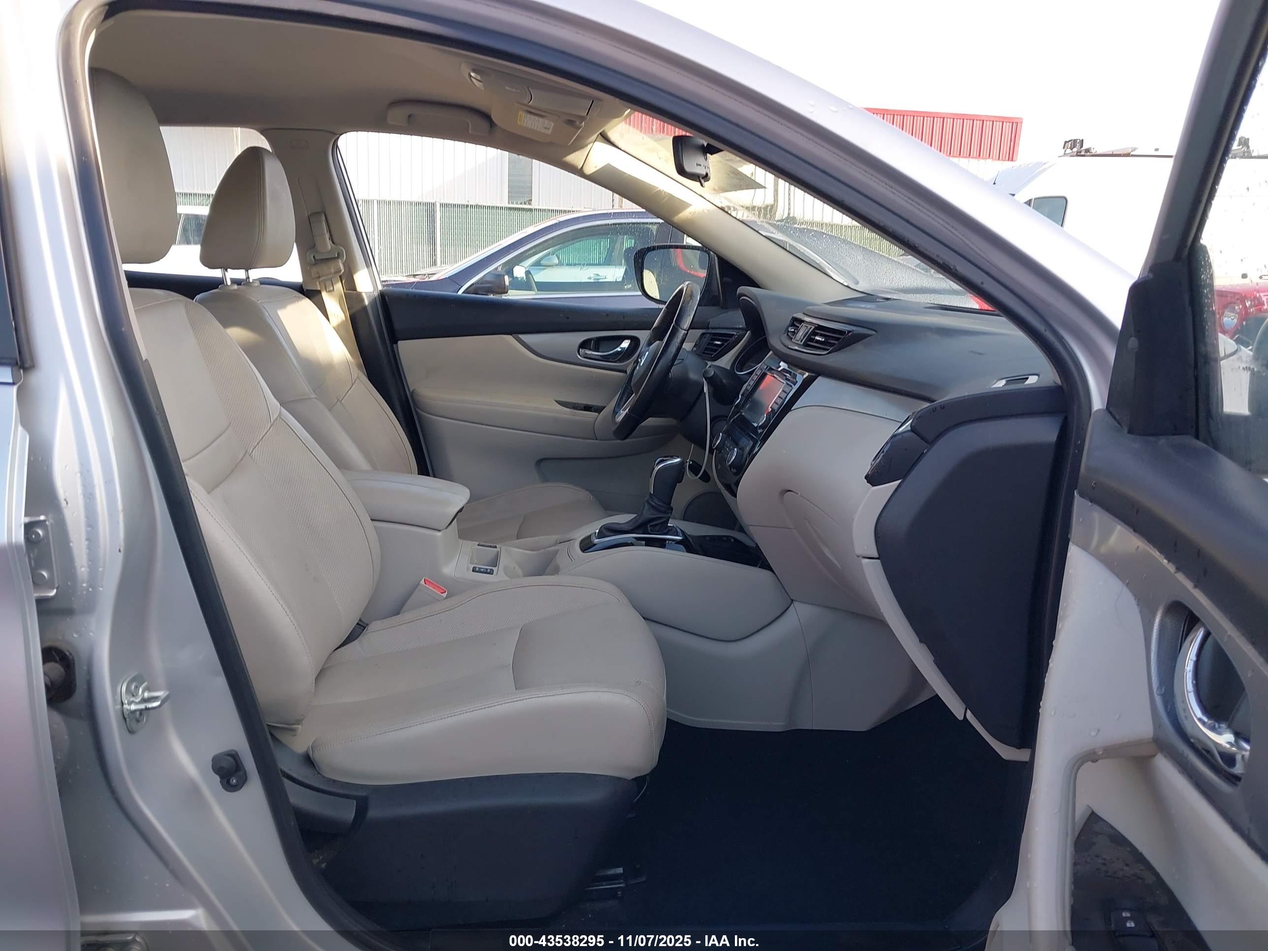 NISSAN ROGUE image 5