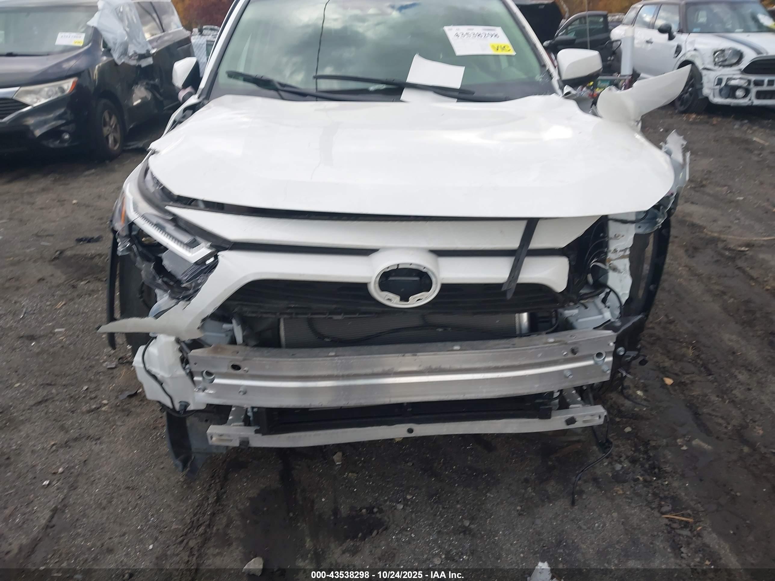 TOYOTA RAV4 image 6