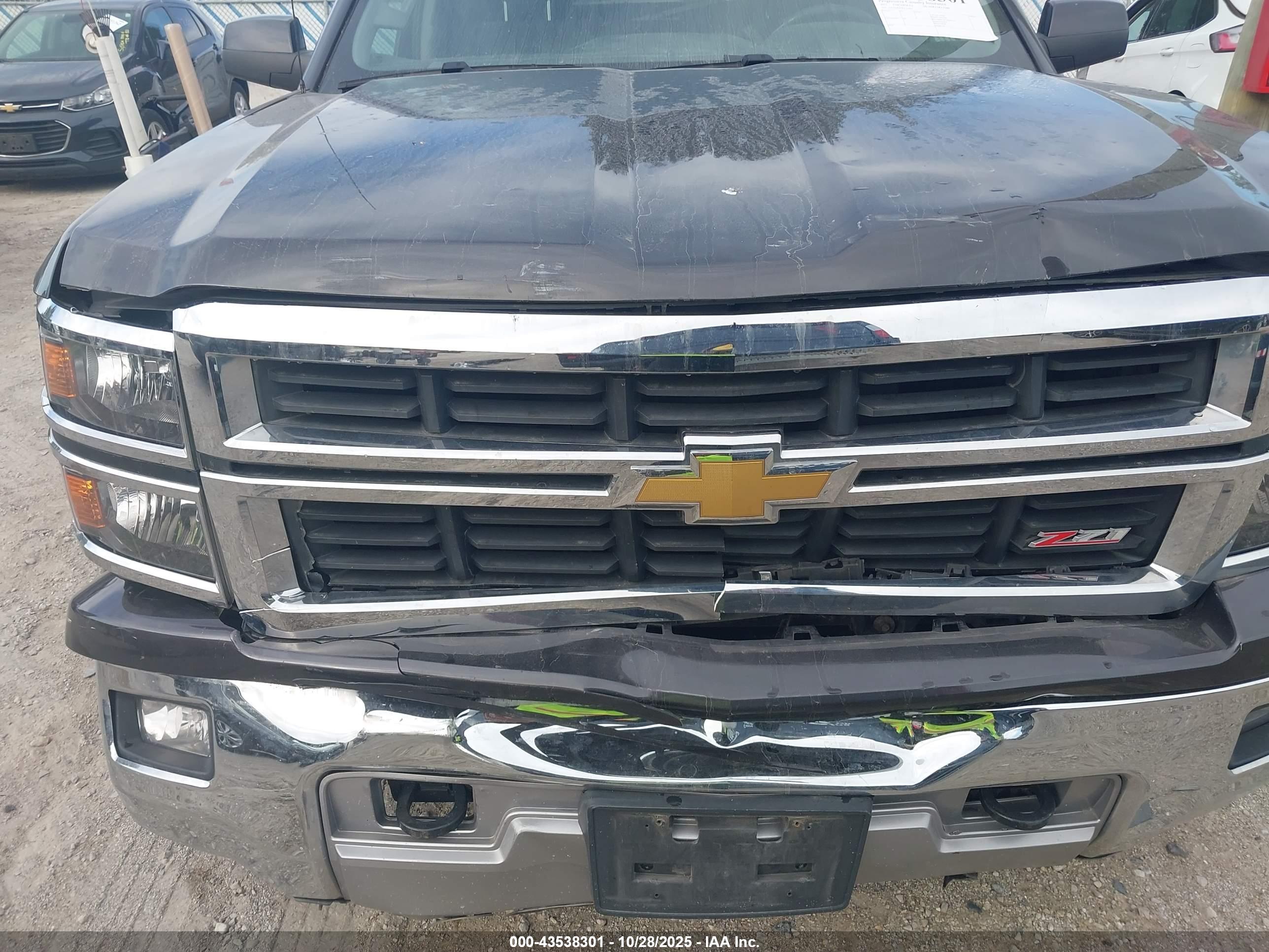 CHEVROLET SILVERADO image 6