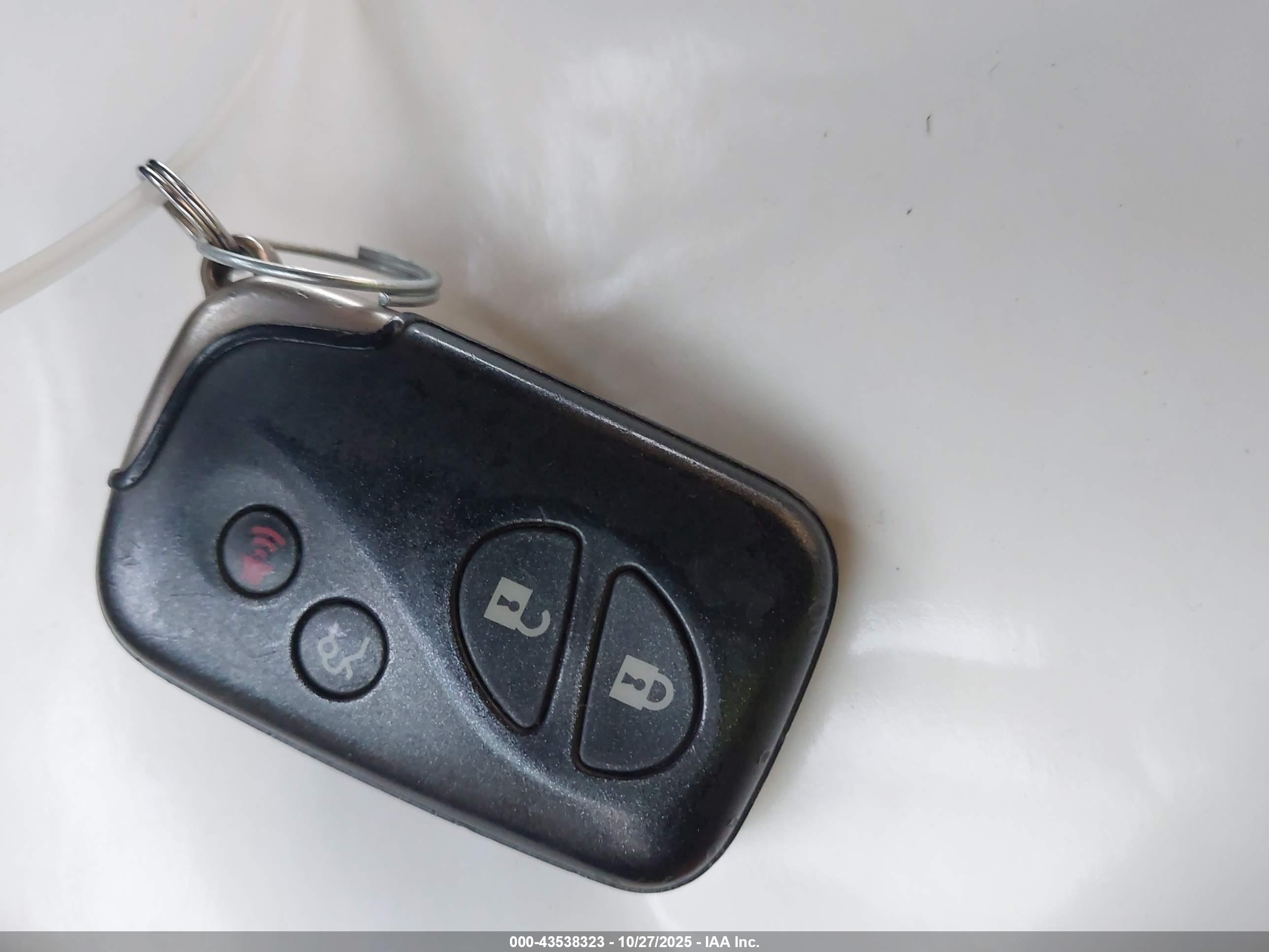 LEXUS IS image 11