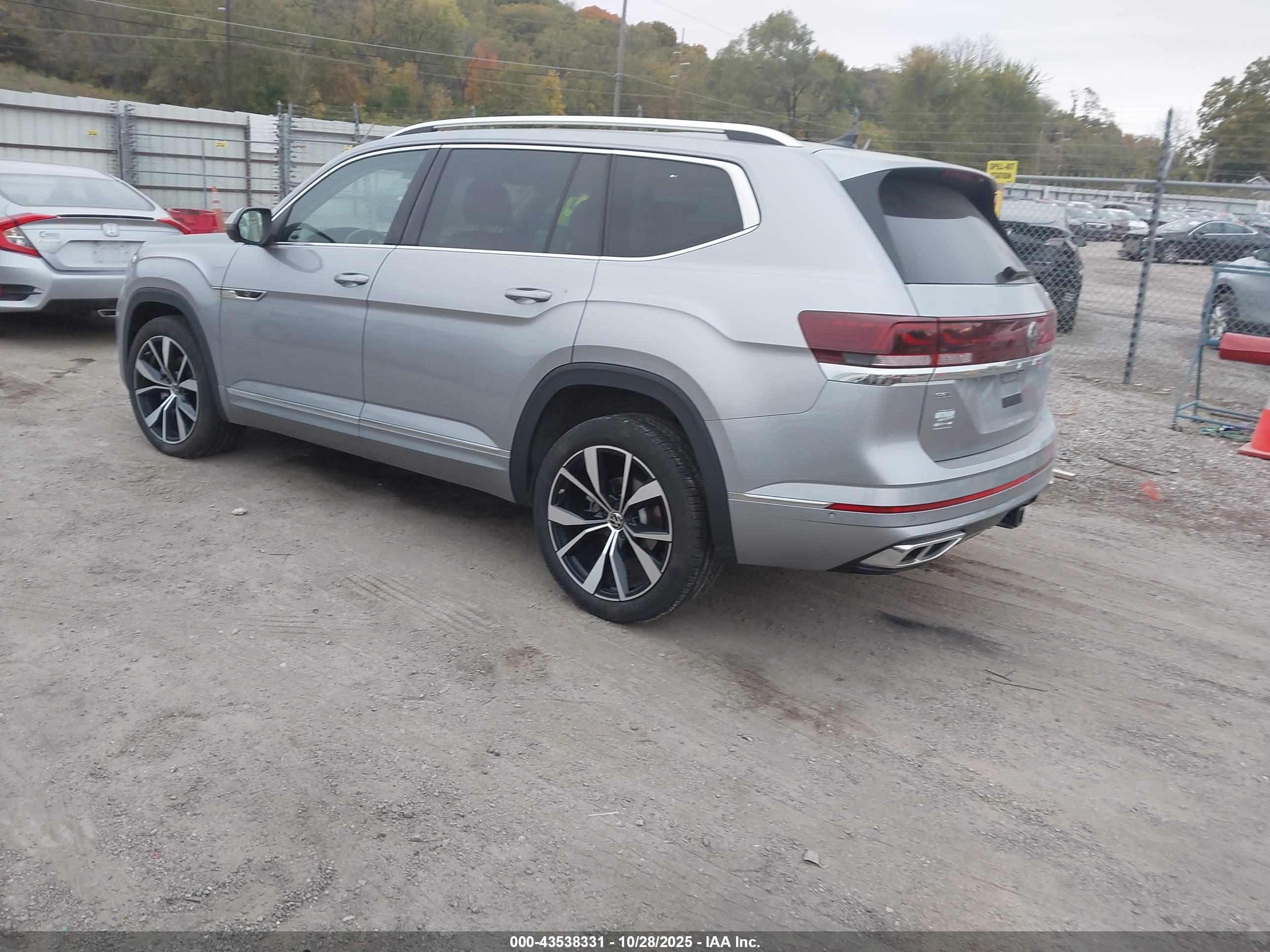VOLKSWAGEN ATLAS image 3