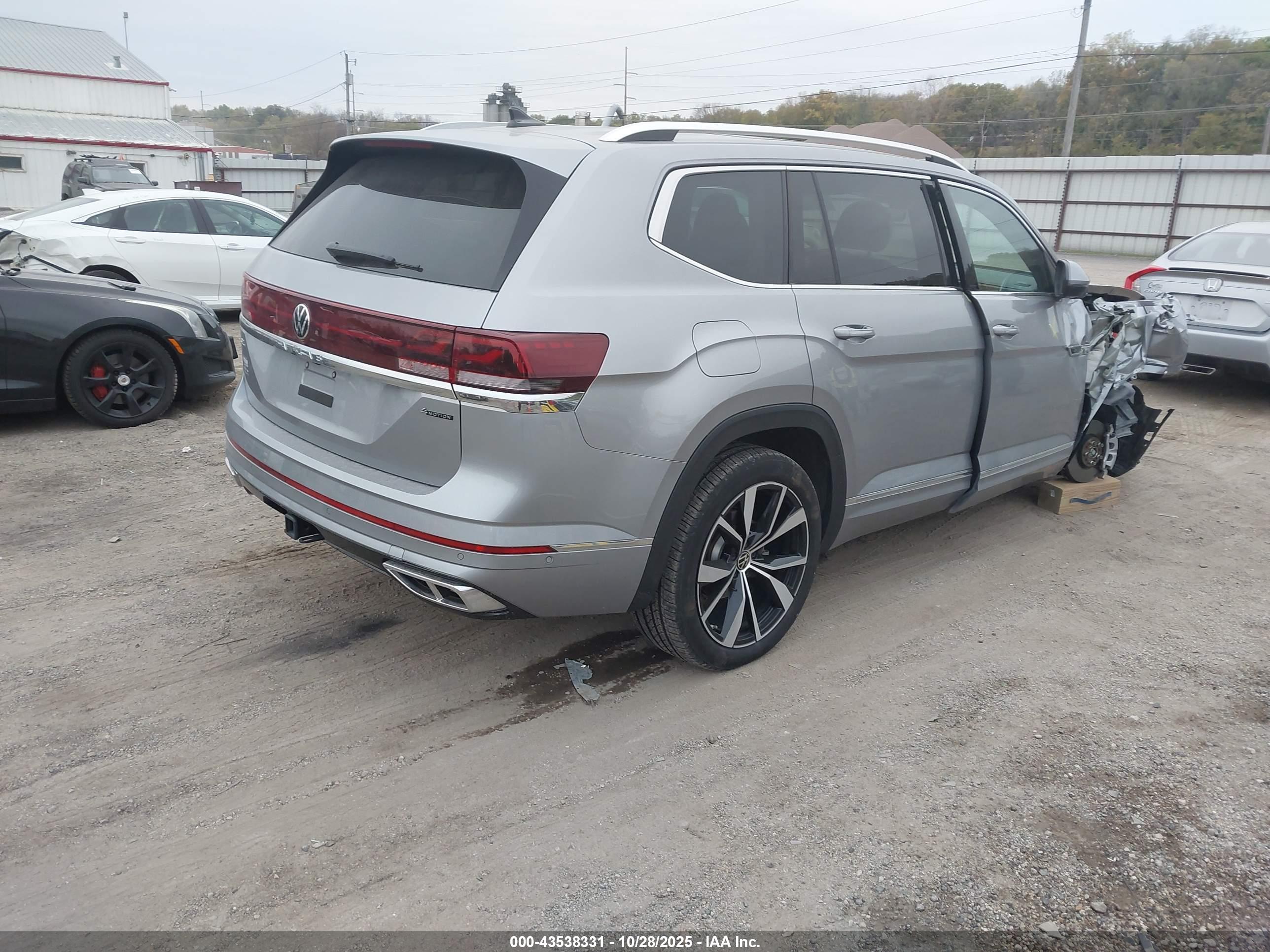 VOLKSWAGEN ATLAS image 4