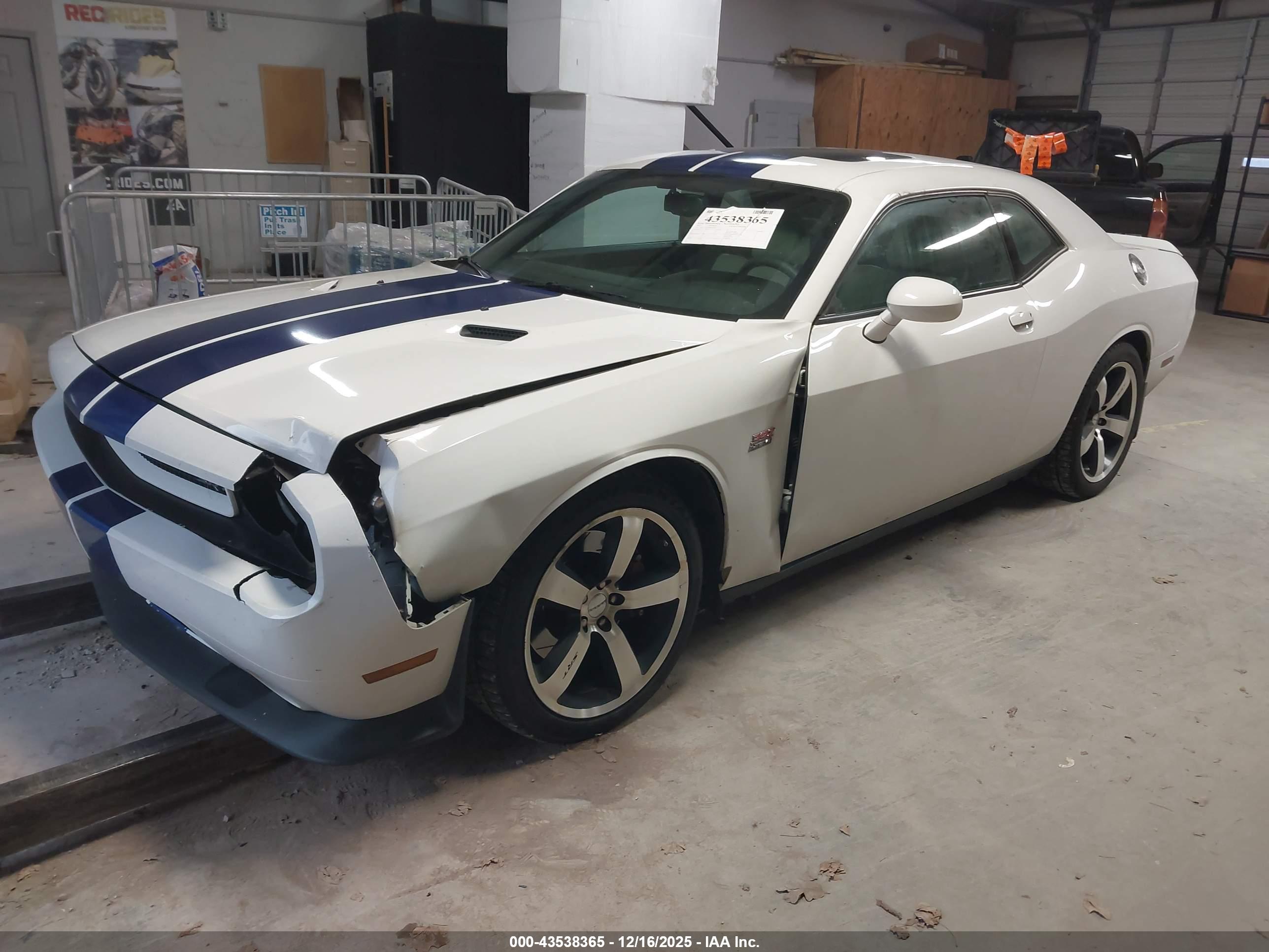 DODGE CHALLENGER image 2
