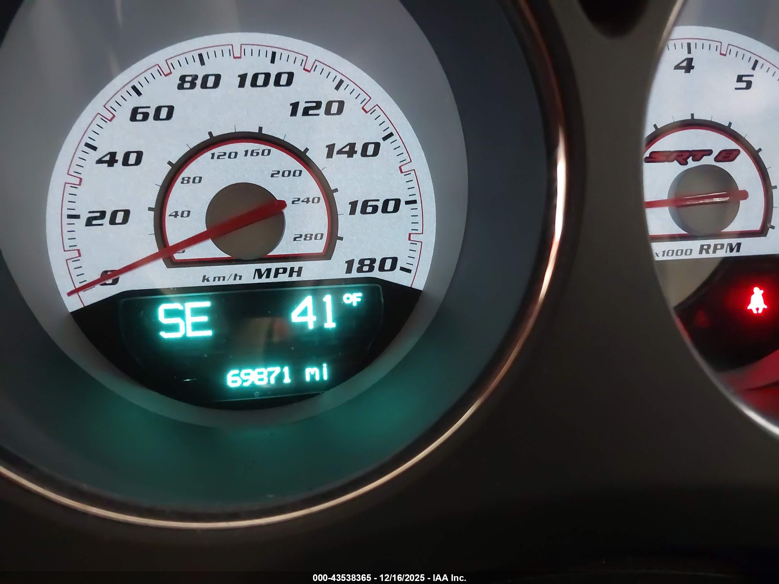 DODGE CHALLENGER image 7