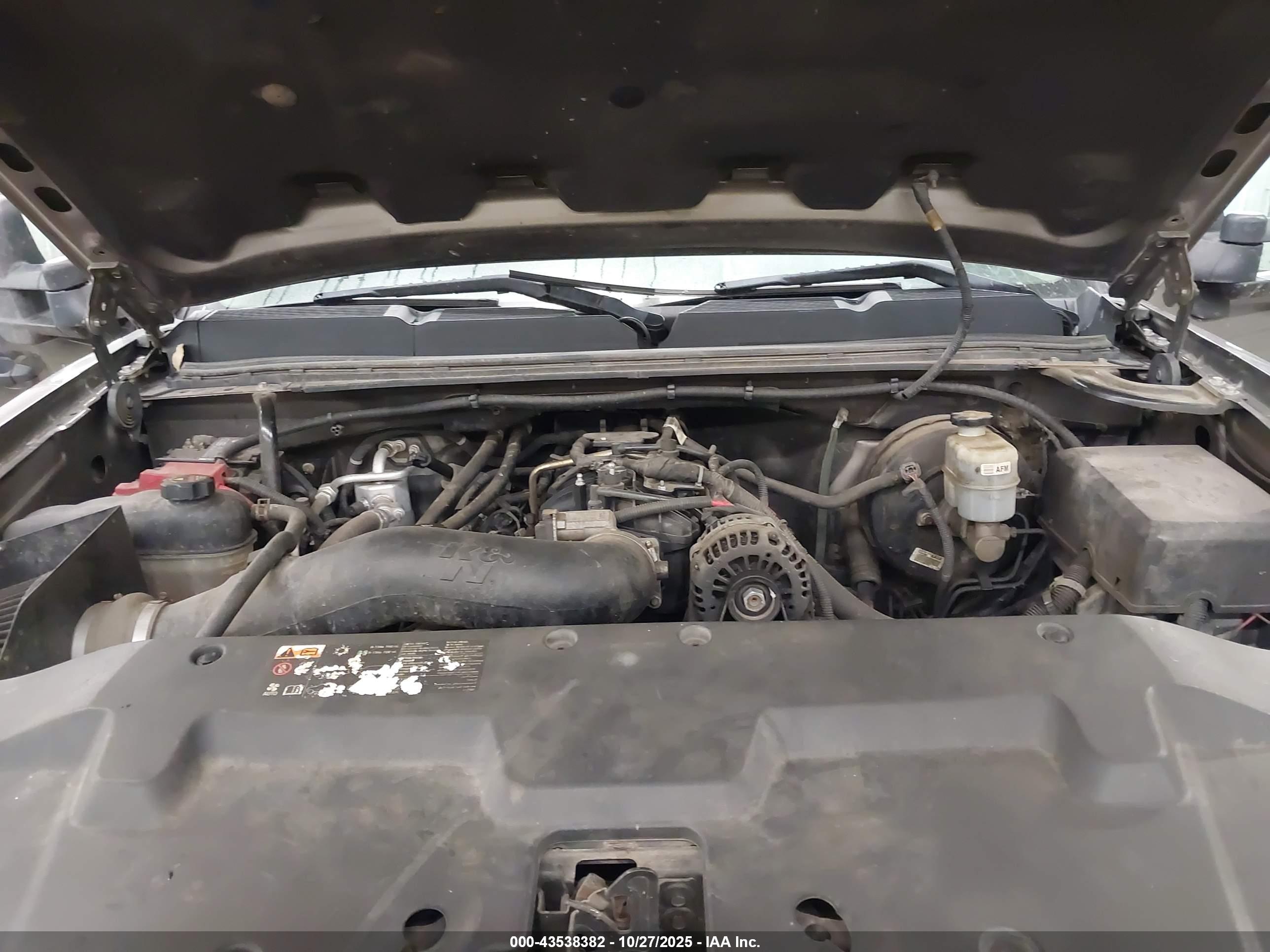 CHEVROLET SILVERADO image 10