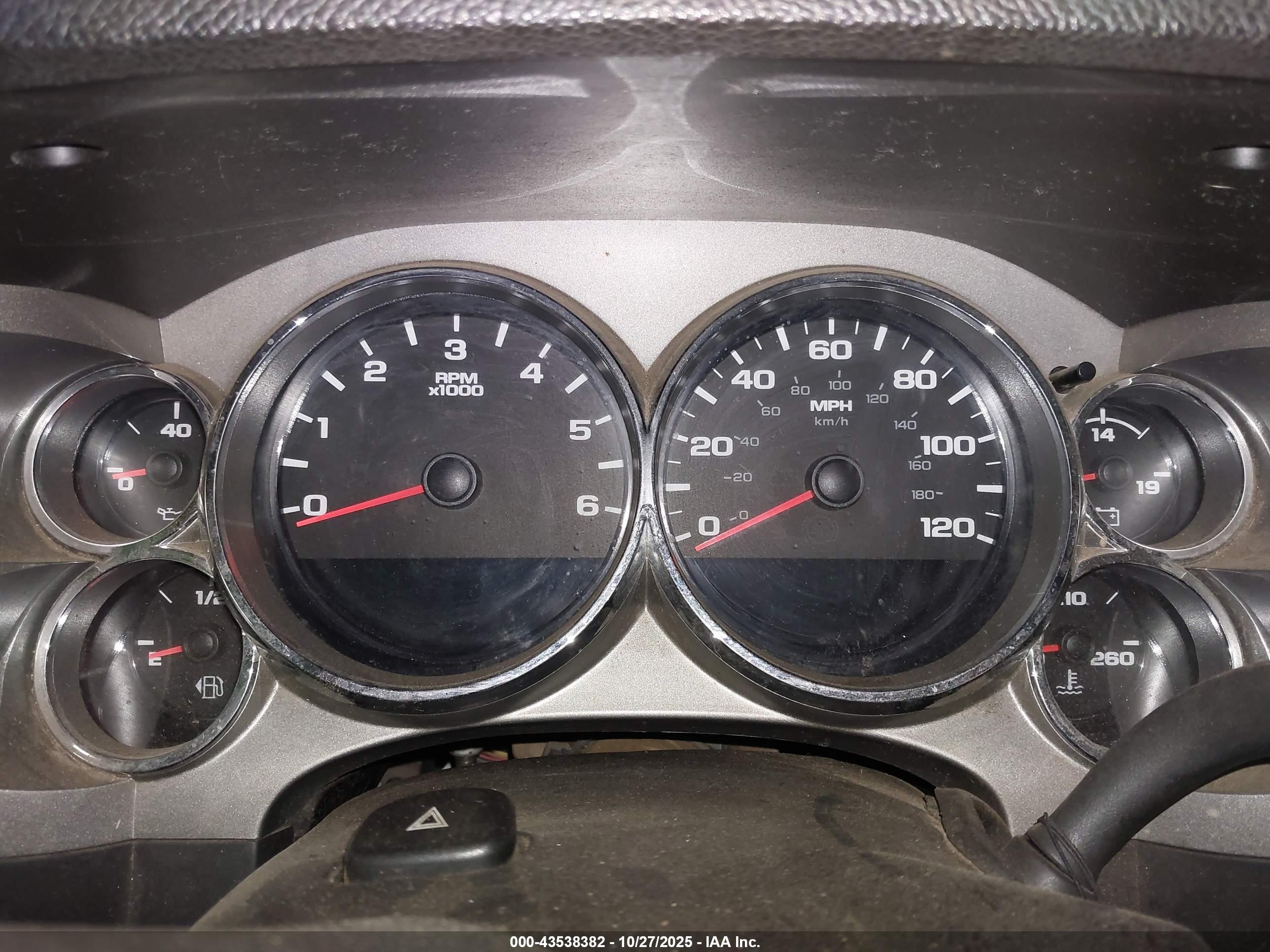 CHEVROLET SILVERADO image 7