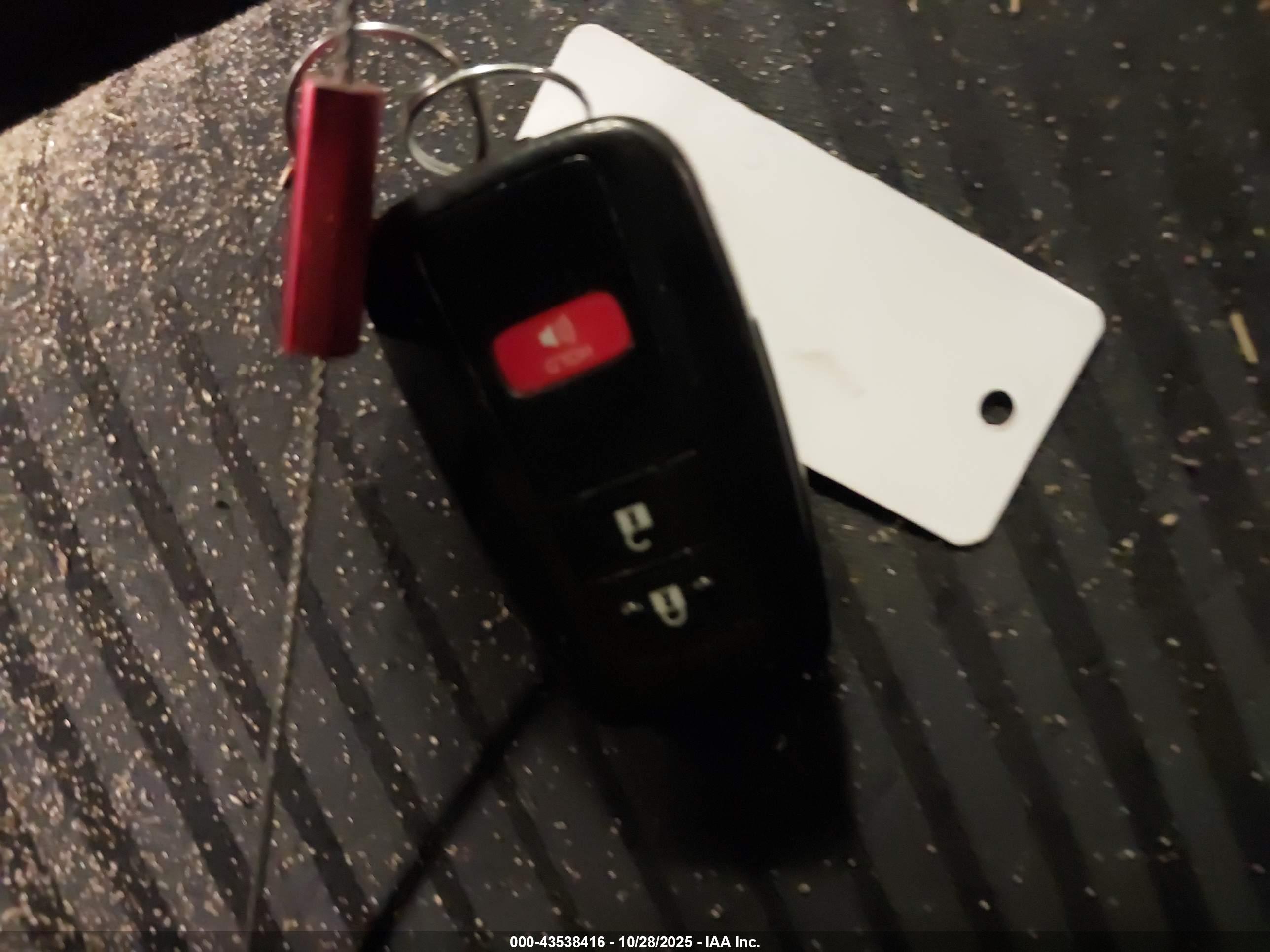 TOYOTA PRIUS image 11