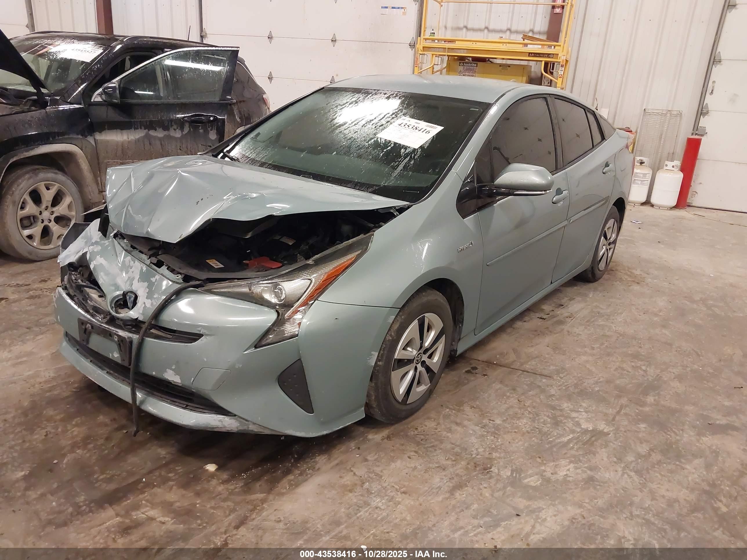 TOYOTA PRIUS image 2