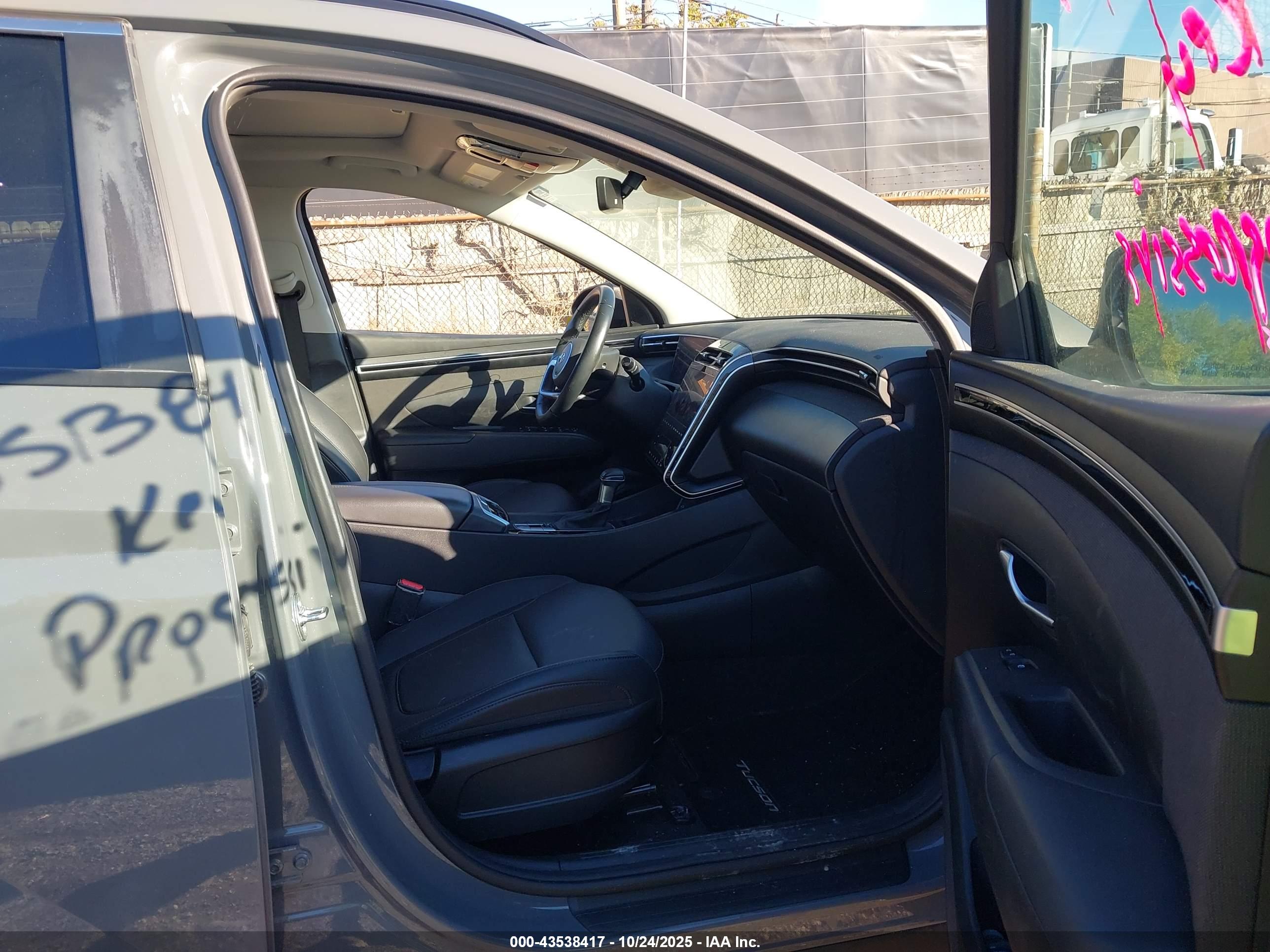 HYUNDAI TUCSON image 5