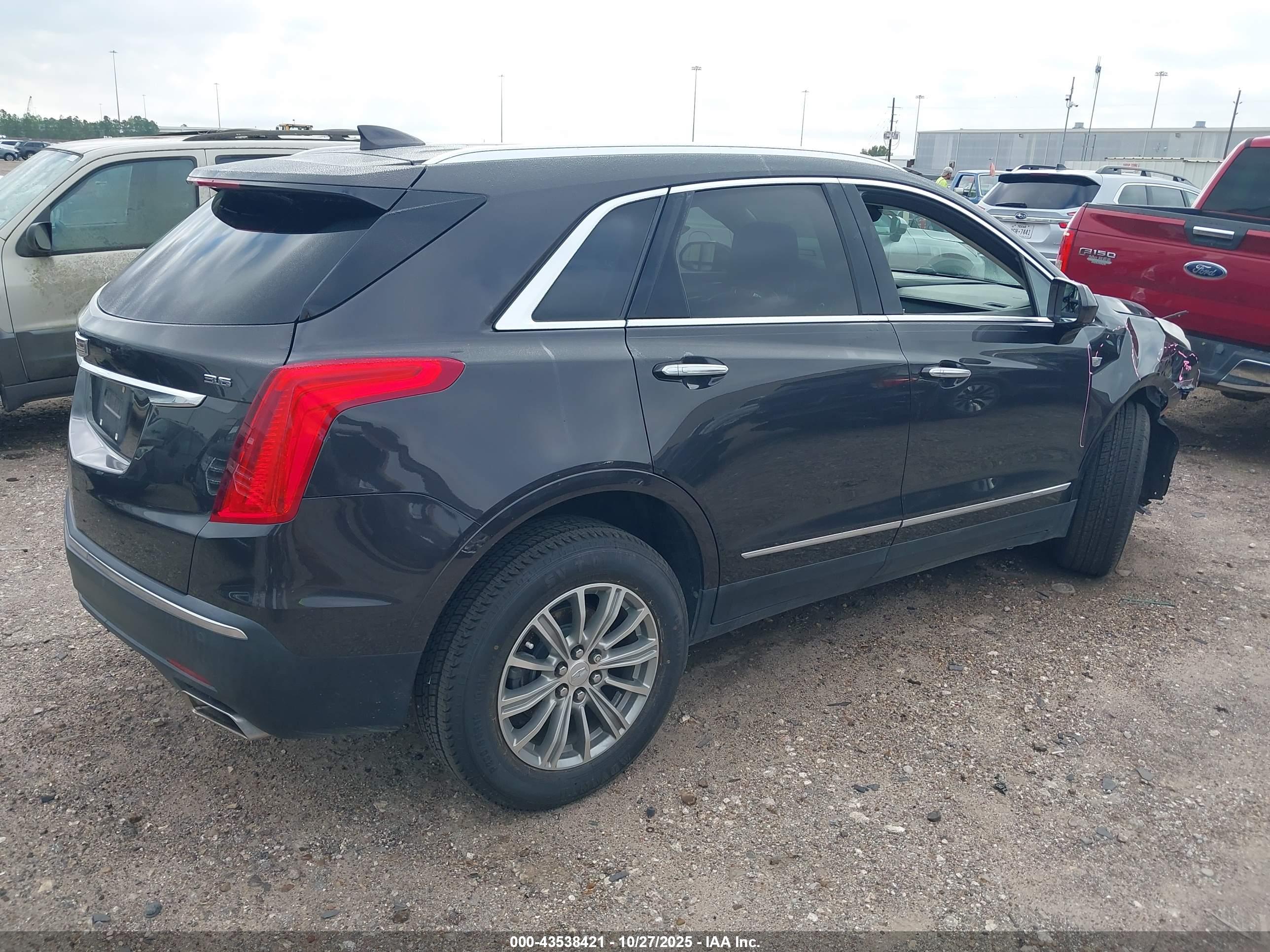 CADILLAC XT5 image 4